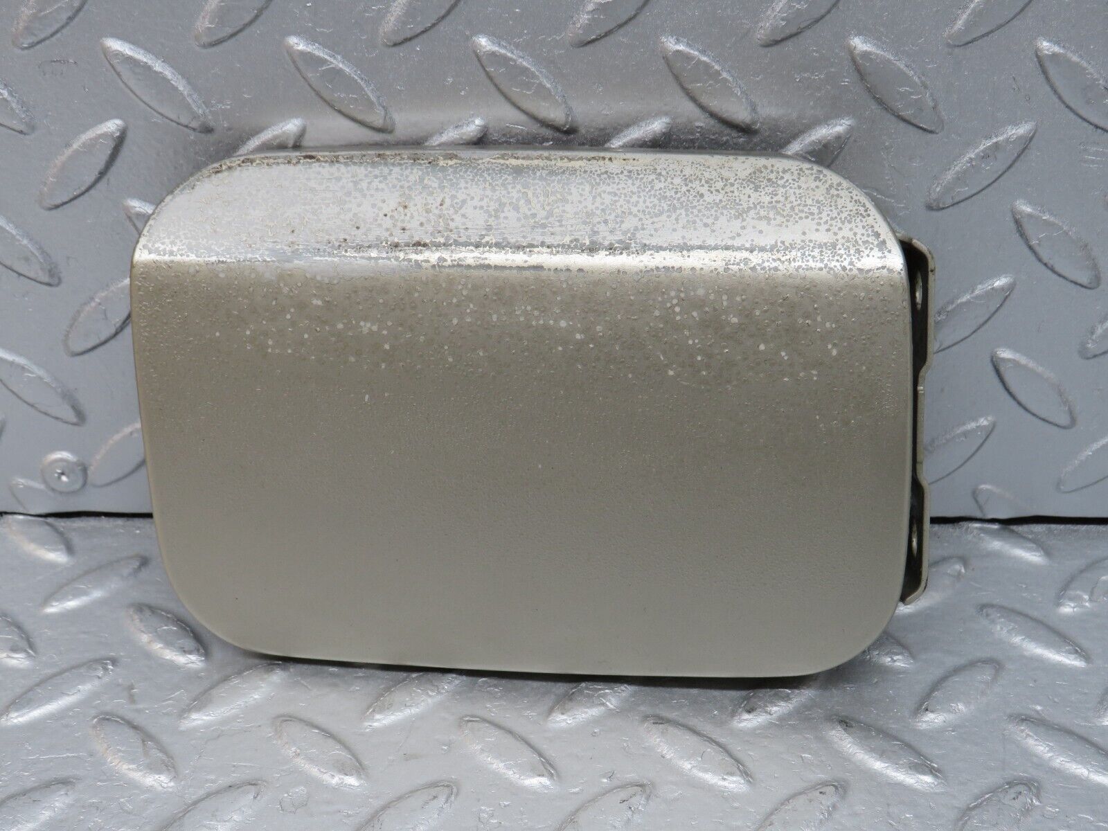 36548 Mercedes-Benz W201 190E 2.0L Fuel Tank Flap Cap 2015842839