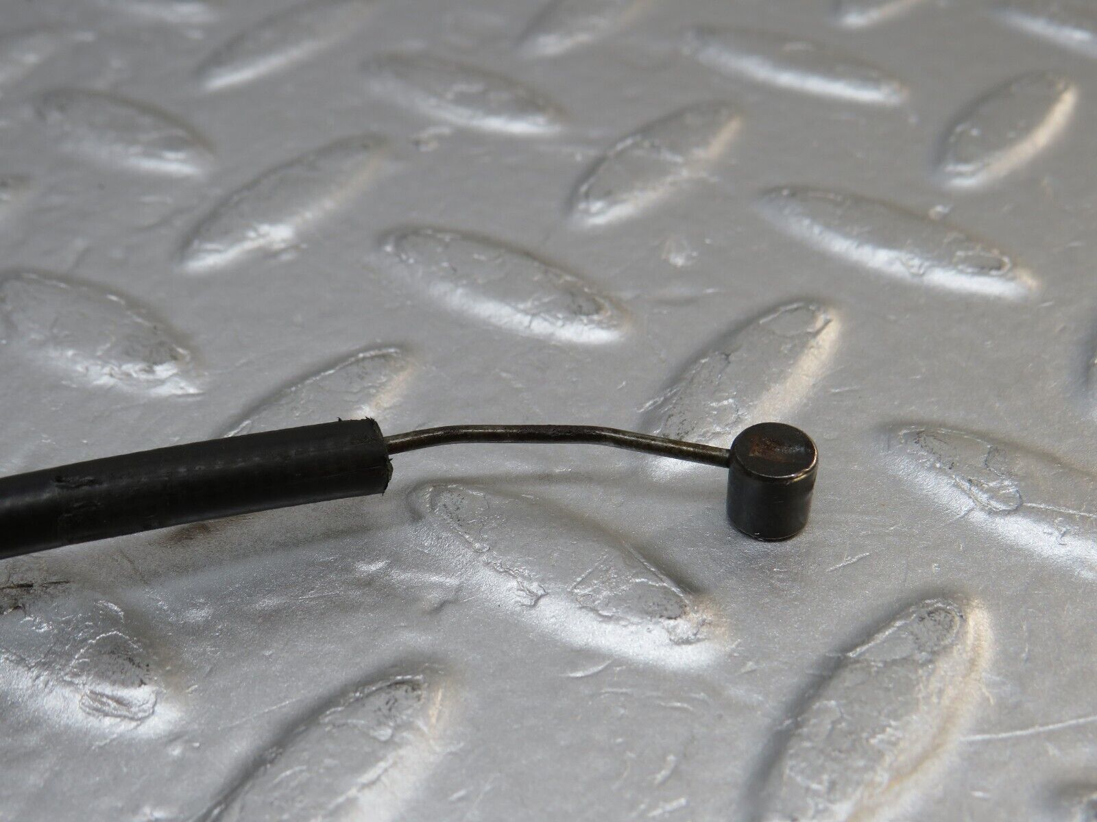 37541 Mercedes-Benz W109 300SEL Heater Hose Pipe 1098310494