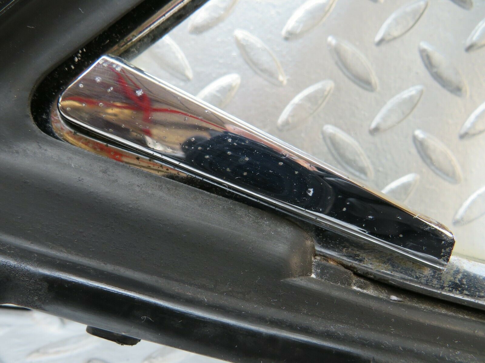 23648 Mercedes-Benz W114 280E Front Left Quarter Window