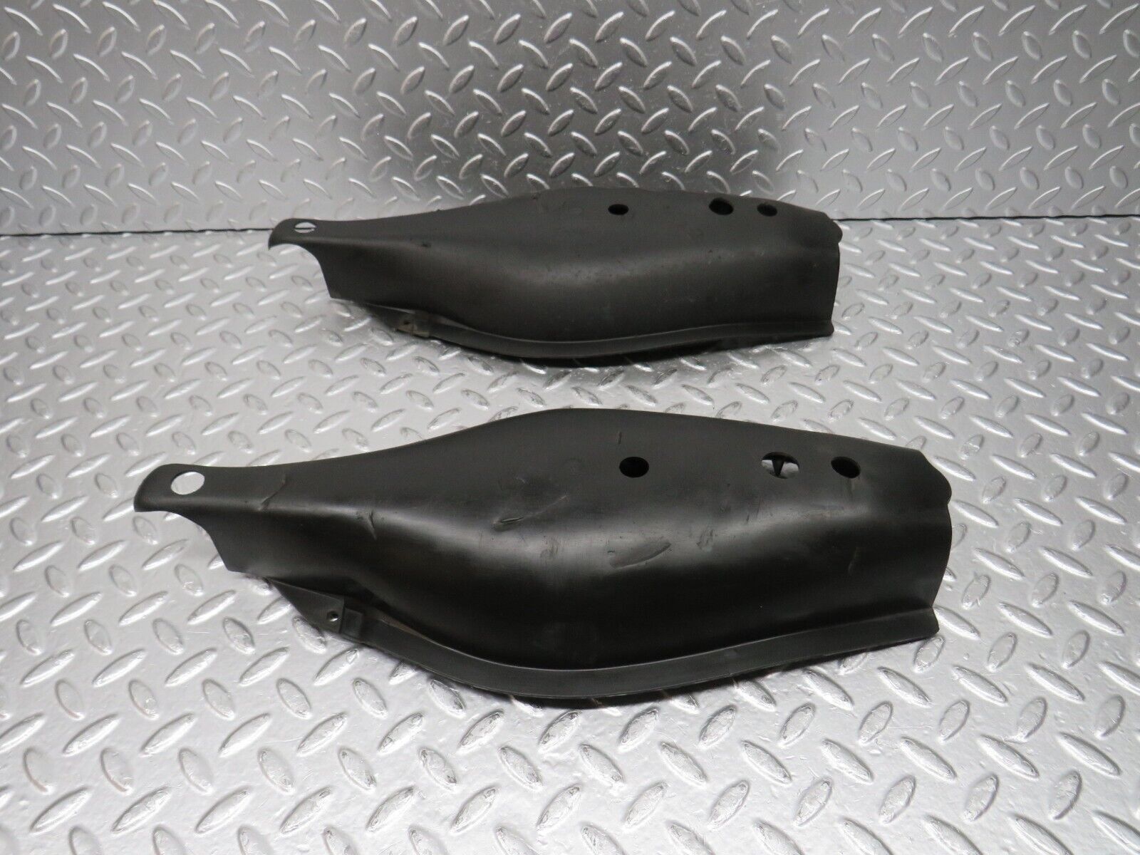 31592 Mercedes-Benz W201 190LE 1.8L Rear Control Arm Cover Pair 1293520188