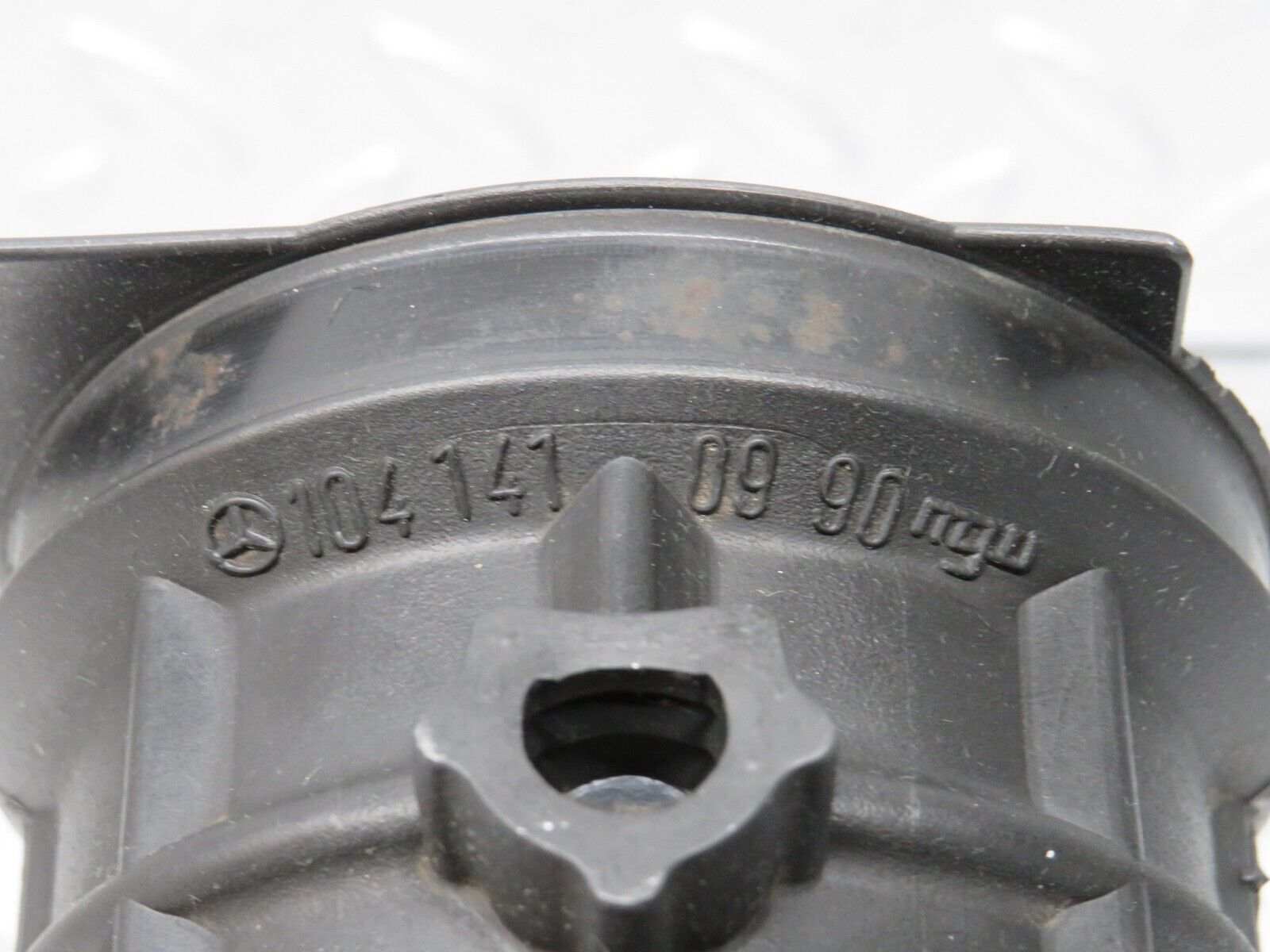 39406 Mercedes-Benz R129 320SL Coupe Air Intake Pipe 1041410990