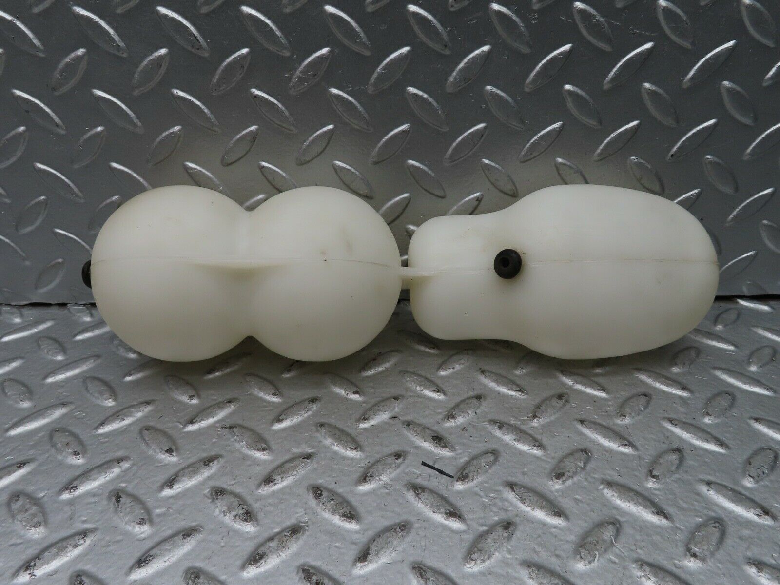 21454 Mercedes-Benz W126 300SE Vacuum Reservoir Tank