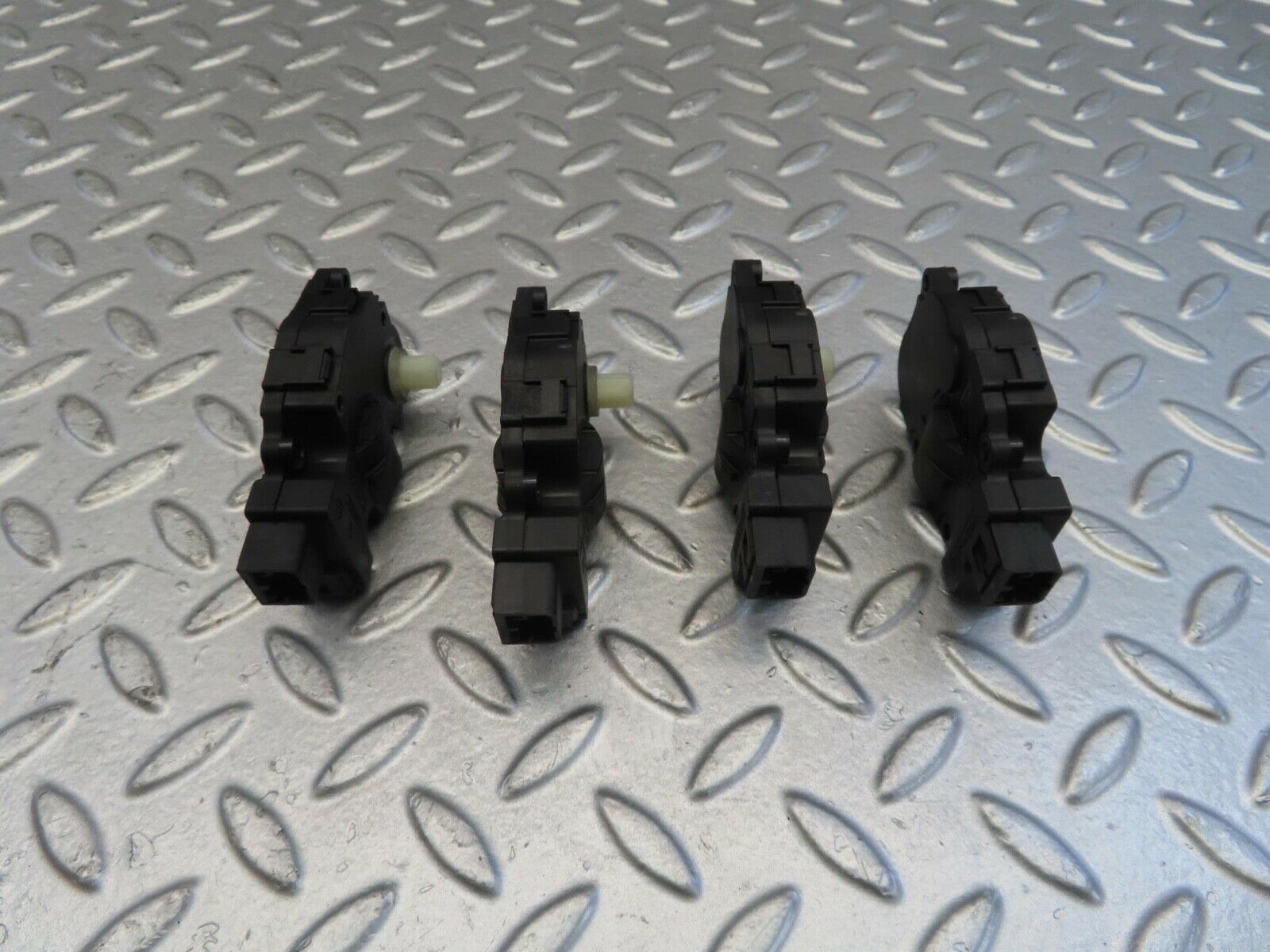 11292 Mercedes-Benz W221 S320 4x Heater Vent Control Actuator Motor 412650750