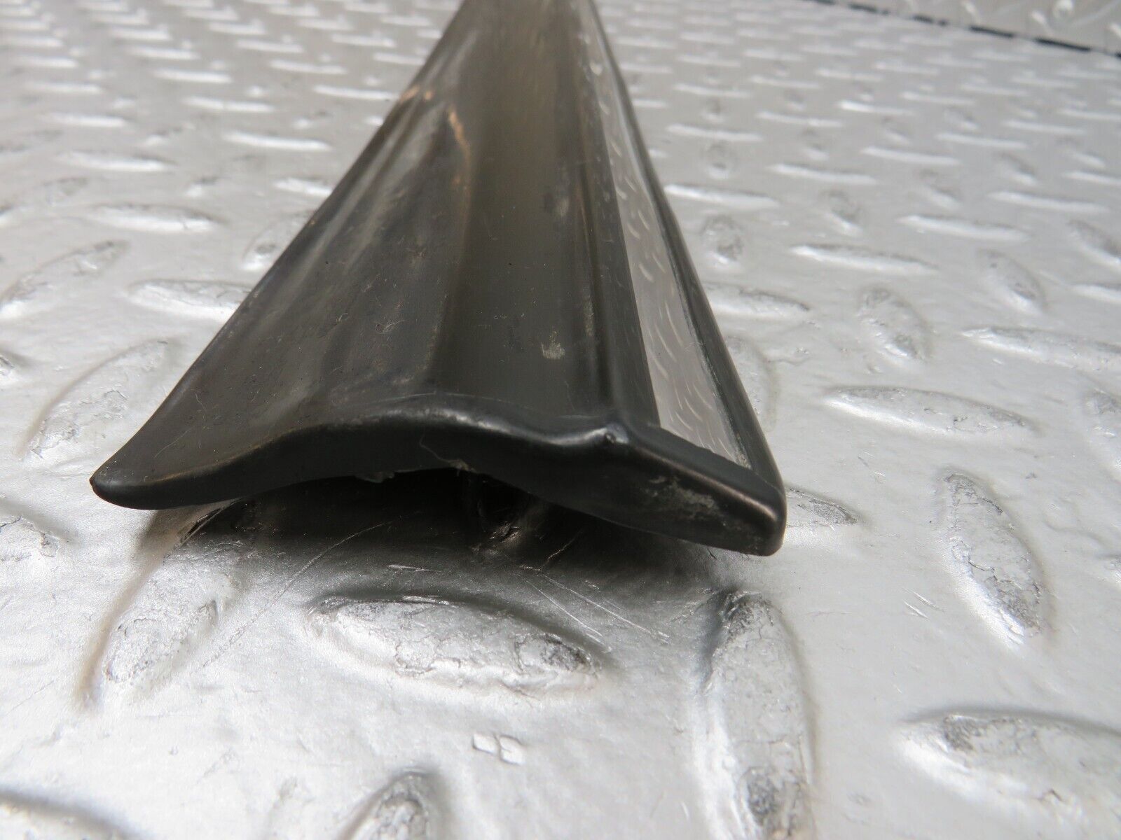 27900 Mercedes-Benz W123 280E Rear Left Door Lower Moulding Trim