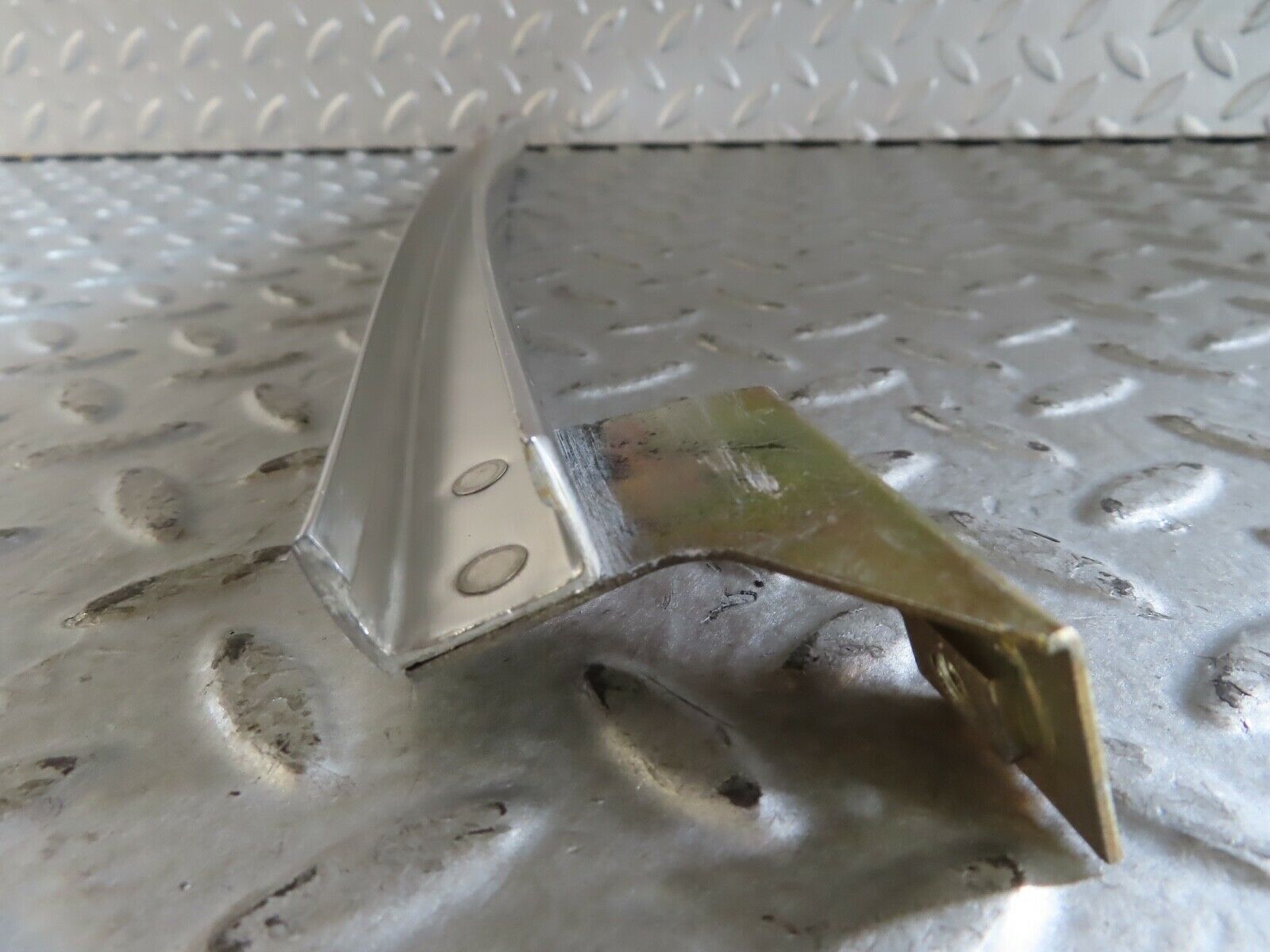 19132 Mercedes-Benz W123 300D Rear Right Door Chrome Window Channel