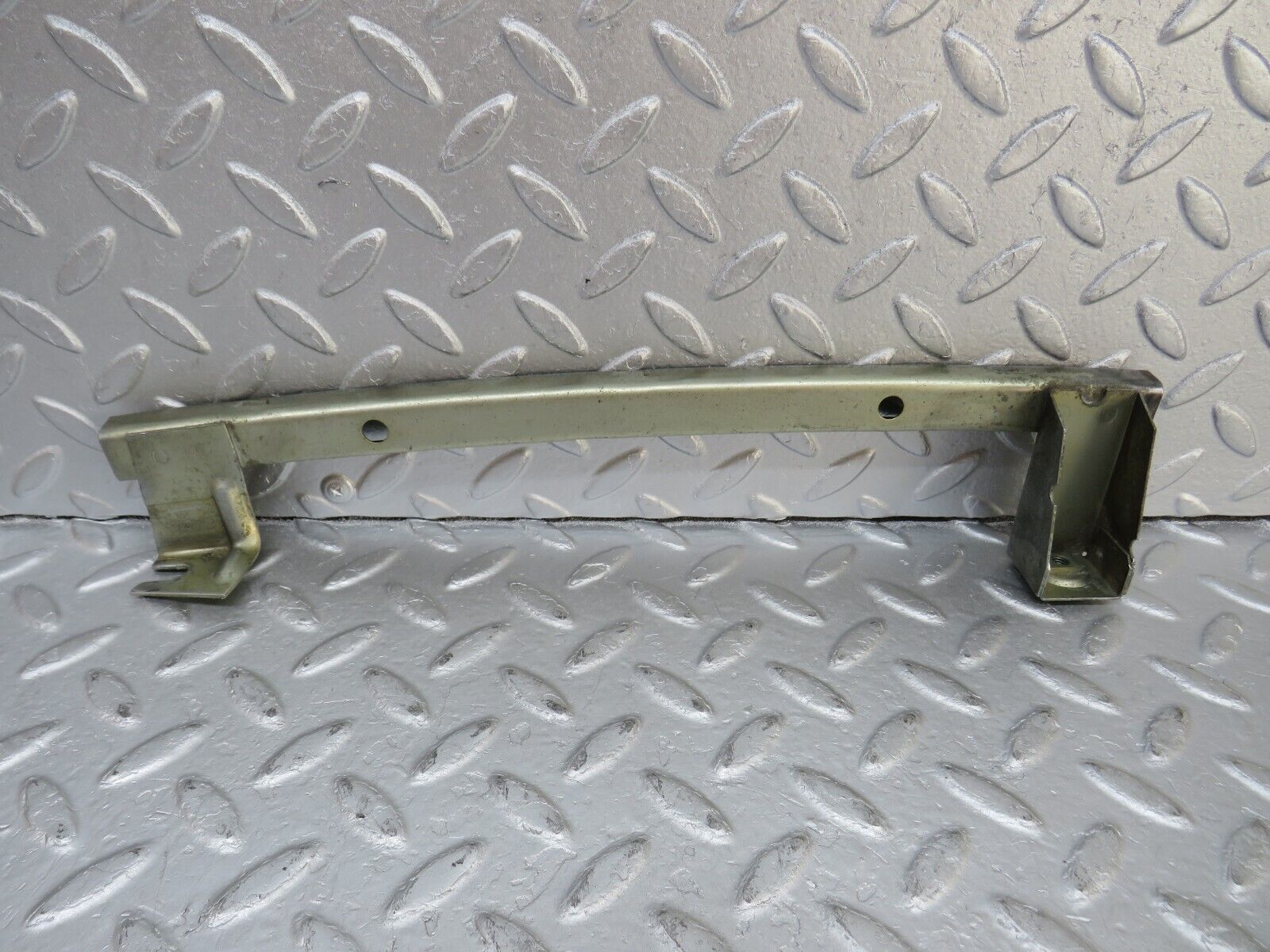 36012 Mercedes-Benz W126 420SE Rear Right Door Window Channel