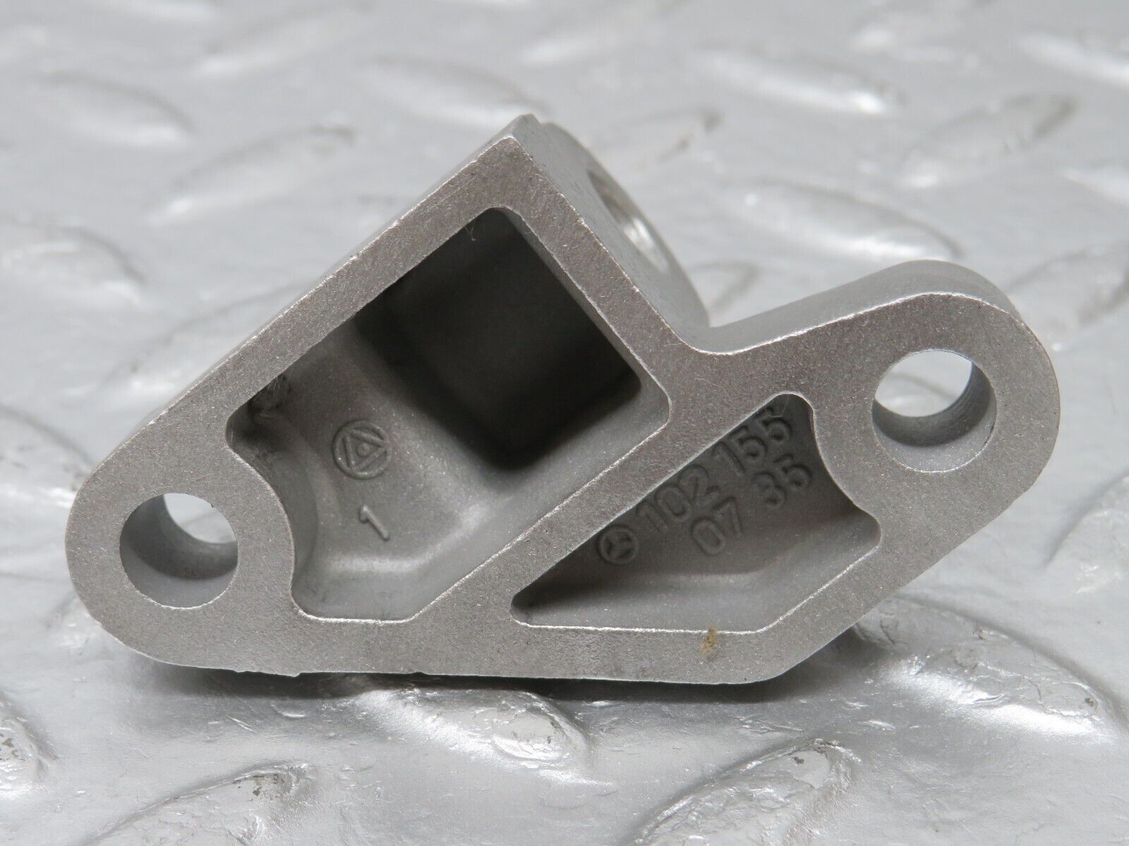 33740 Mercedes-Benz W201 190E 2.0L Alternator Generator Support Bracket 1021550735