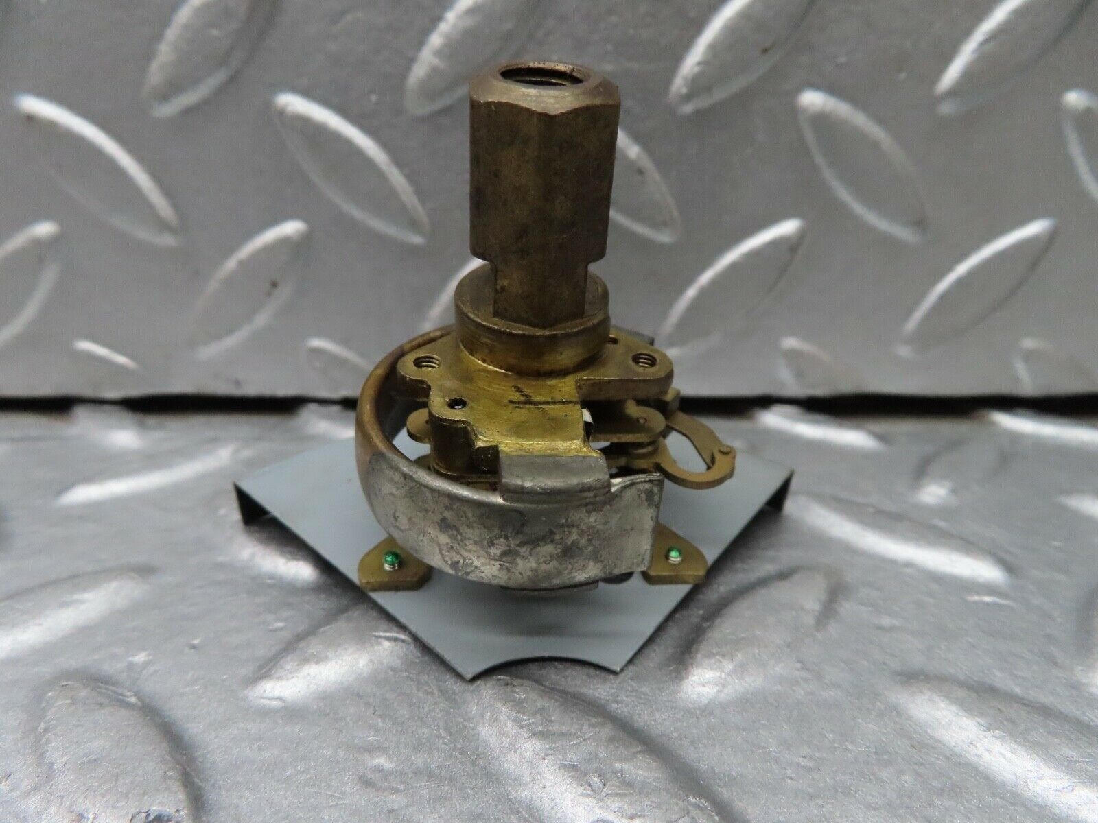 18350 Mercedes-Benz W115 Oil Pressure Gauge