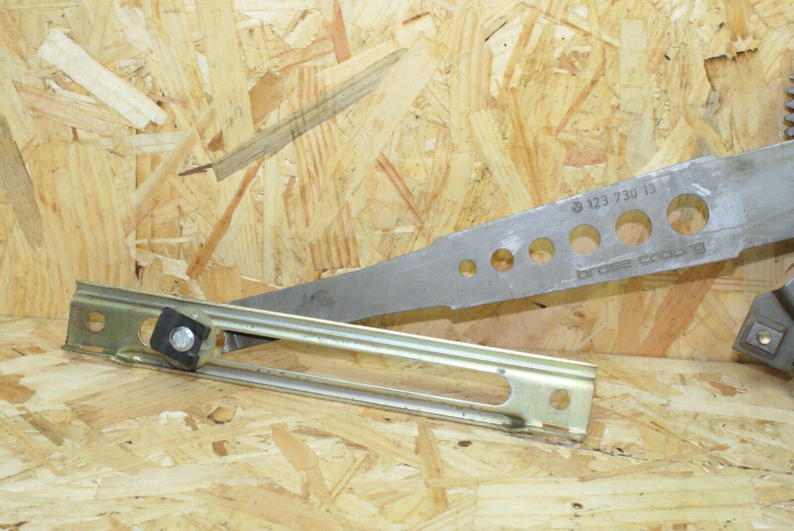 2264 Mercedes-Benz W123 280E Rear Left Manual Window Regulator 1237301346