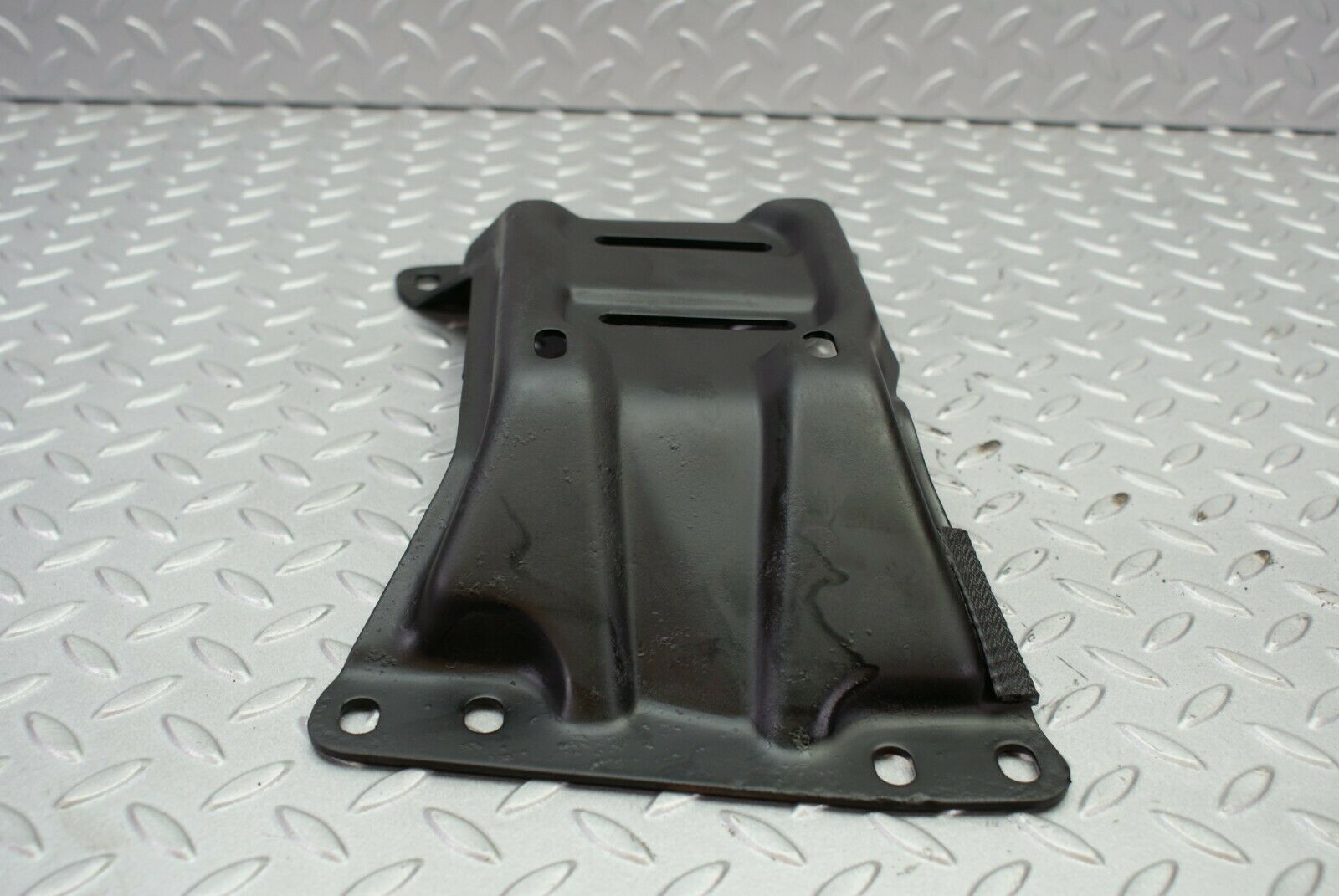 2570 Mercedes-Benz W116 350SE Gearbox Mount Bracket