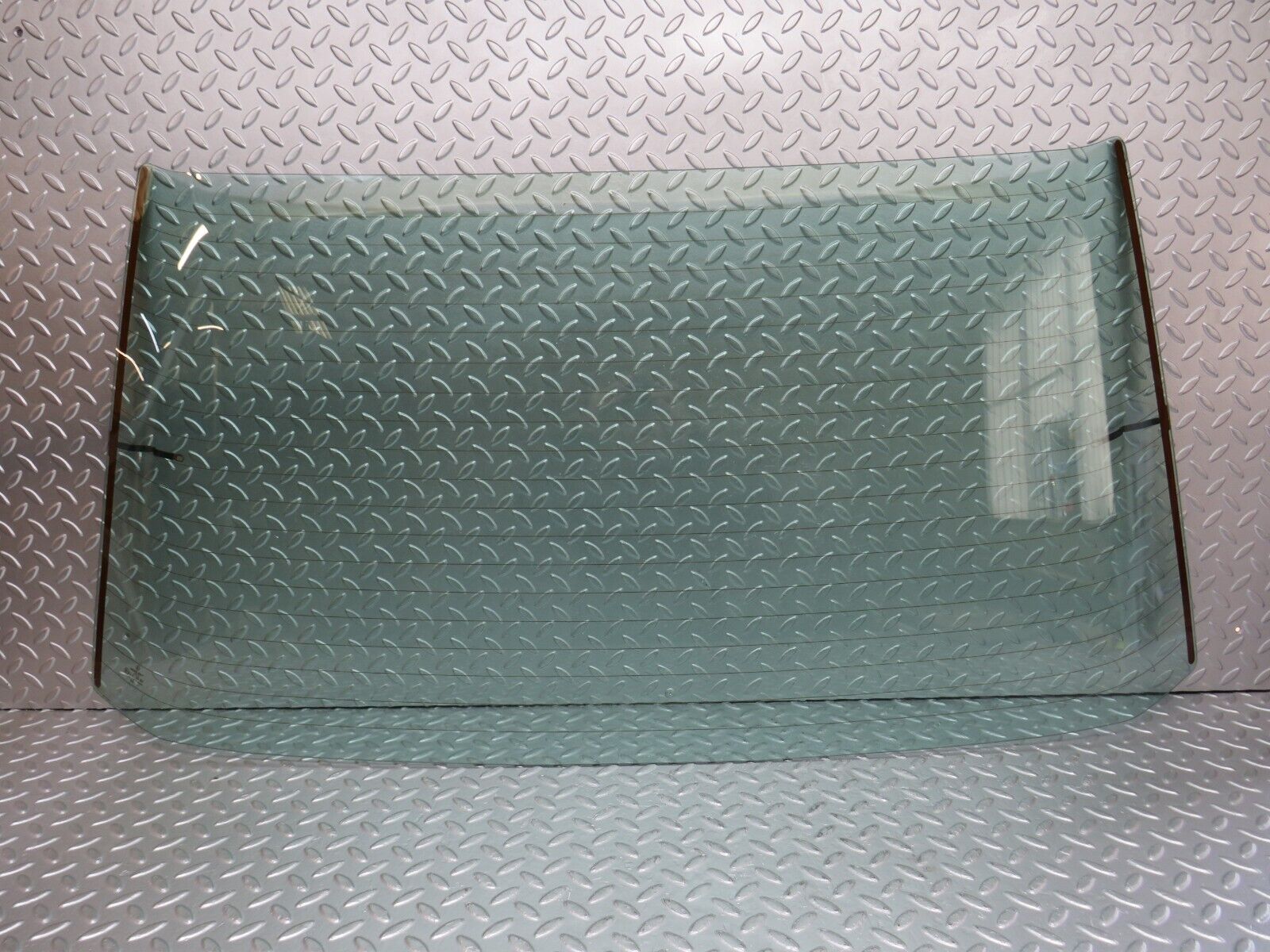 33806 Mercedes-Benz W201 190E 2.0L Rear Heated Windscreen Glass