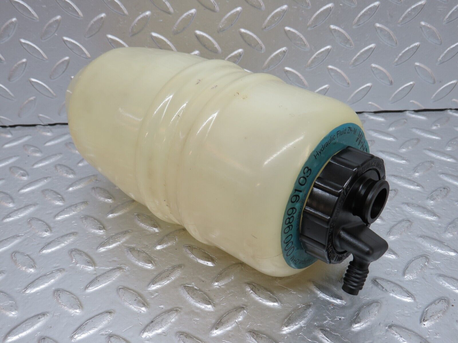 32521 Mercedes-Benz S124 300TE Hydraulic Suspension Fluid Reservoir 0009899103