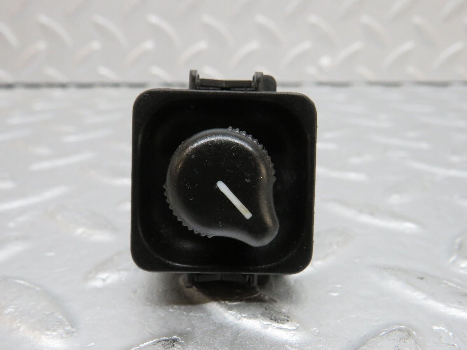 38090 Mercedes-Benz A124 320E Electric Mirror Adjust Switch 1298200610