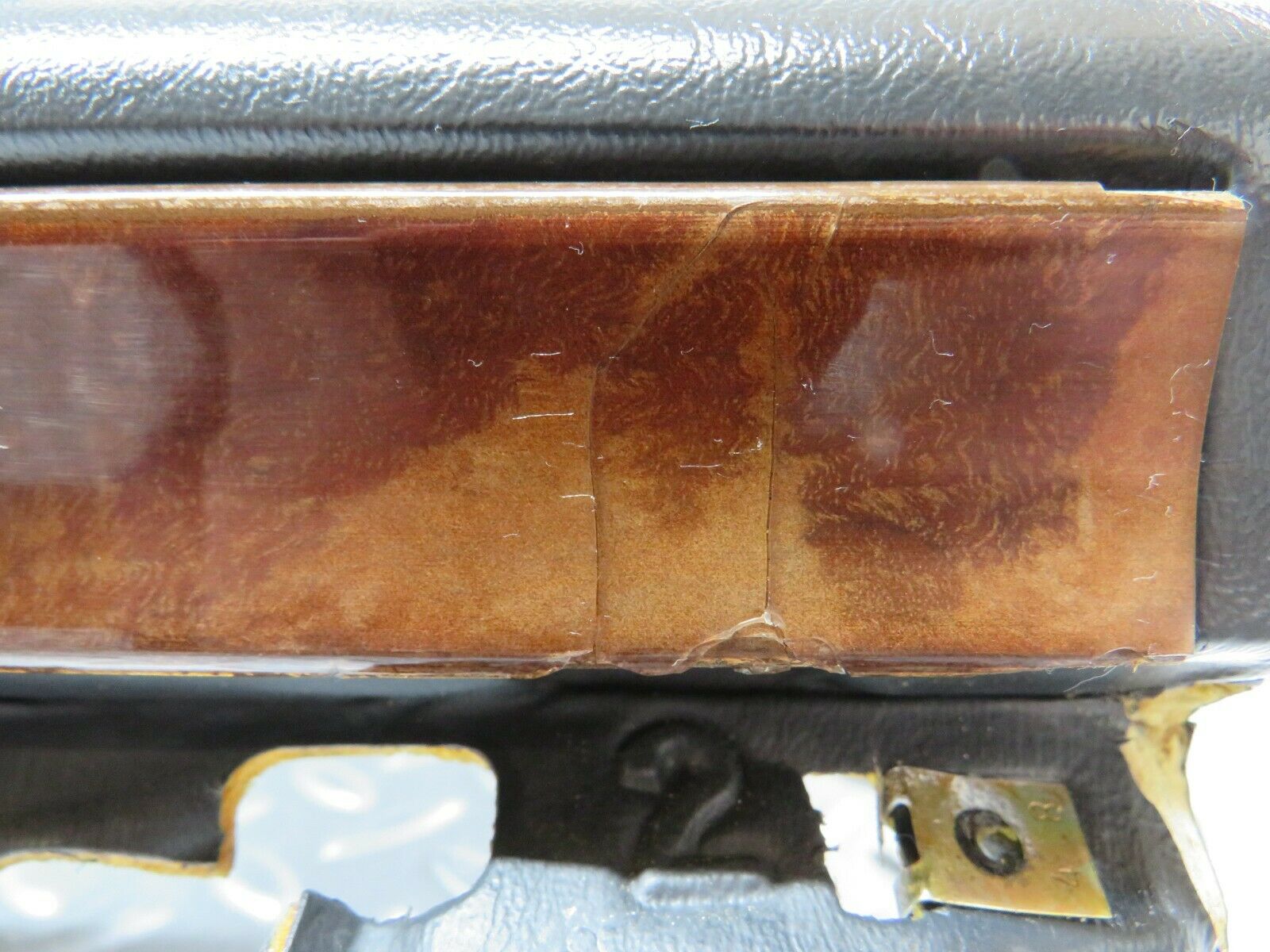 24255 Mercedes-Benz S124 220TE Wagon Dashboard Black