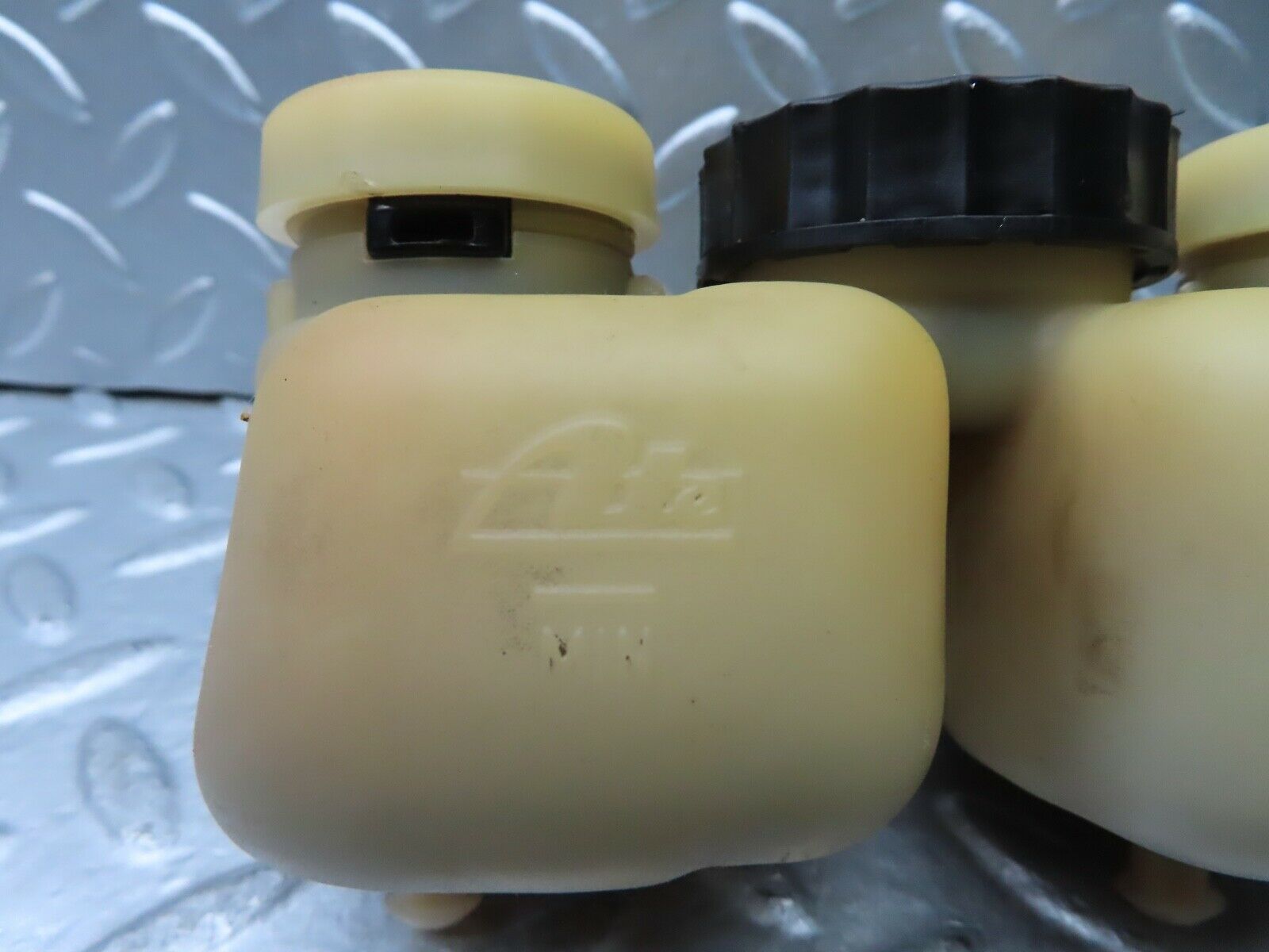 20813 Mercedes-Benz W114 250CE Coupe Brake Fluid Reservoir Tank Ate