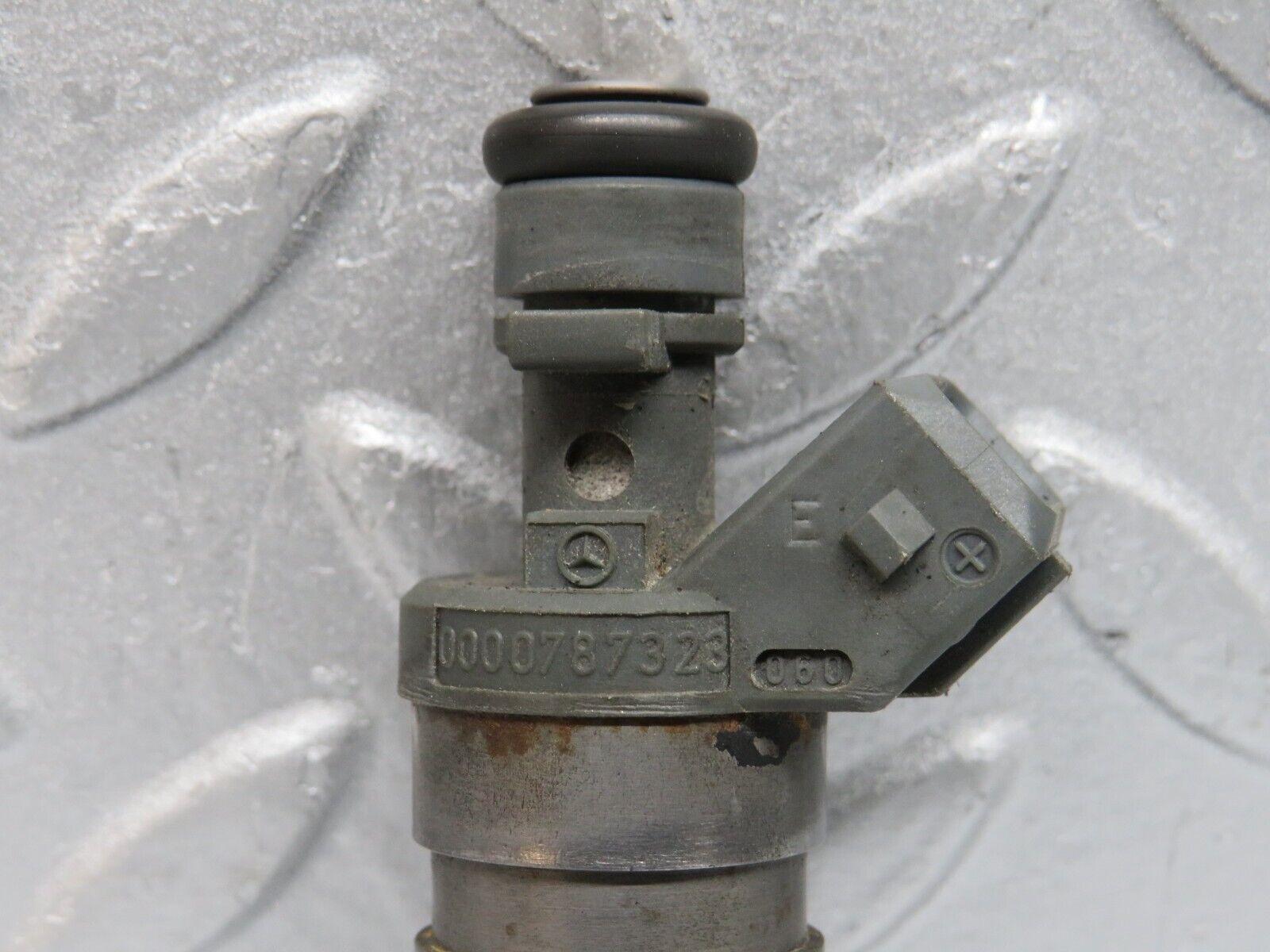 38651 Mercedes-Benz R129 280SL Coupe Fuel Injector Bosch 0000787323 0280155209