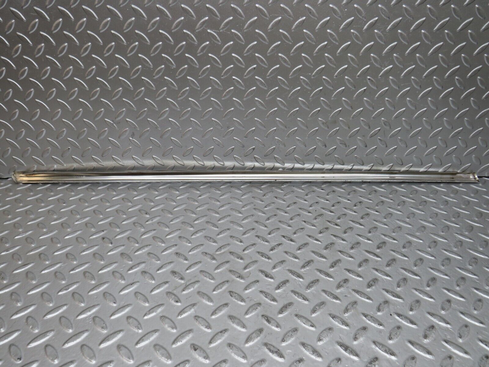 28231 Mercedes-Benz S123 240D Wagon Rear Right Window Chrome Moulding Trim