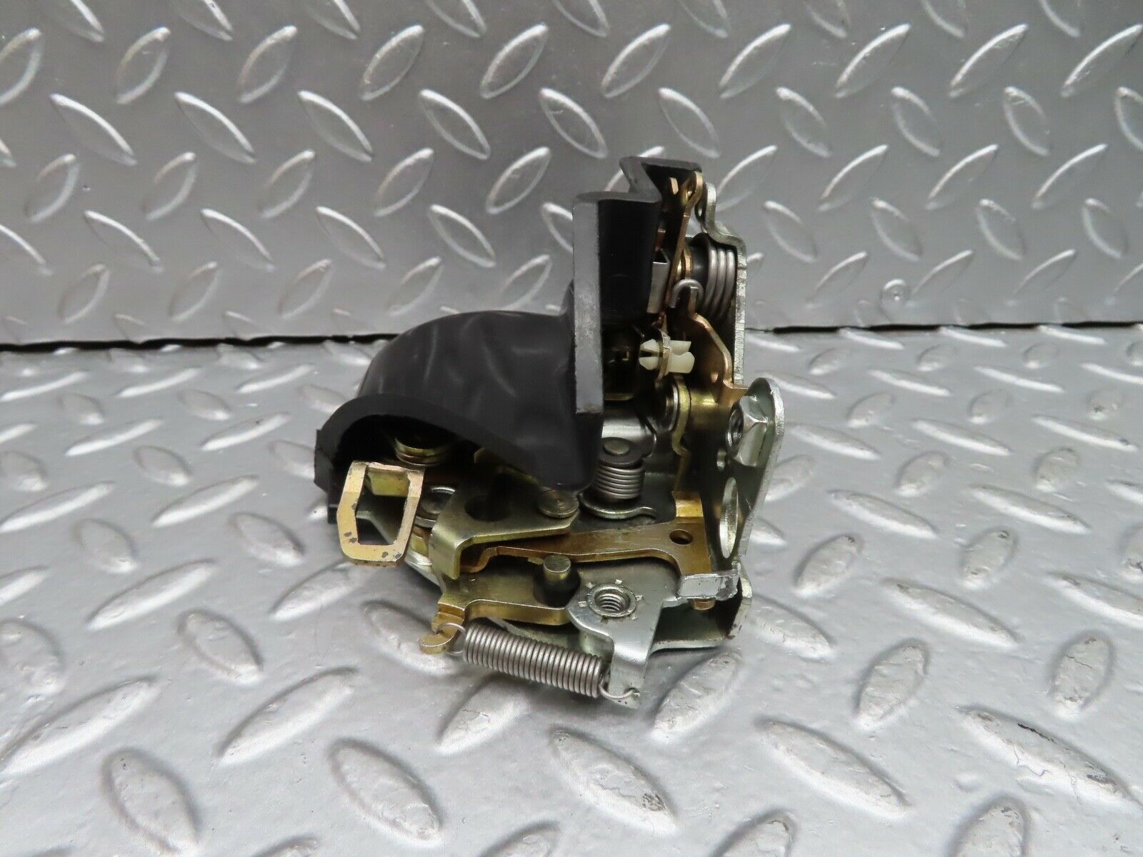 21055 Mercedes-Benz W123 230E Rear Right Door Lock Mechanism 1237330208