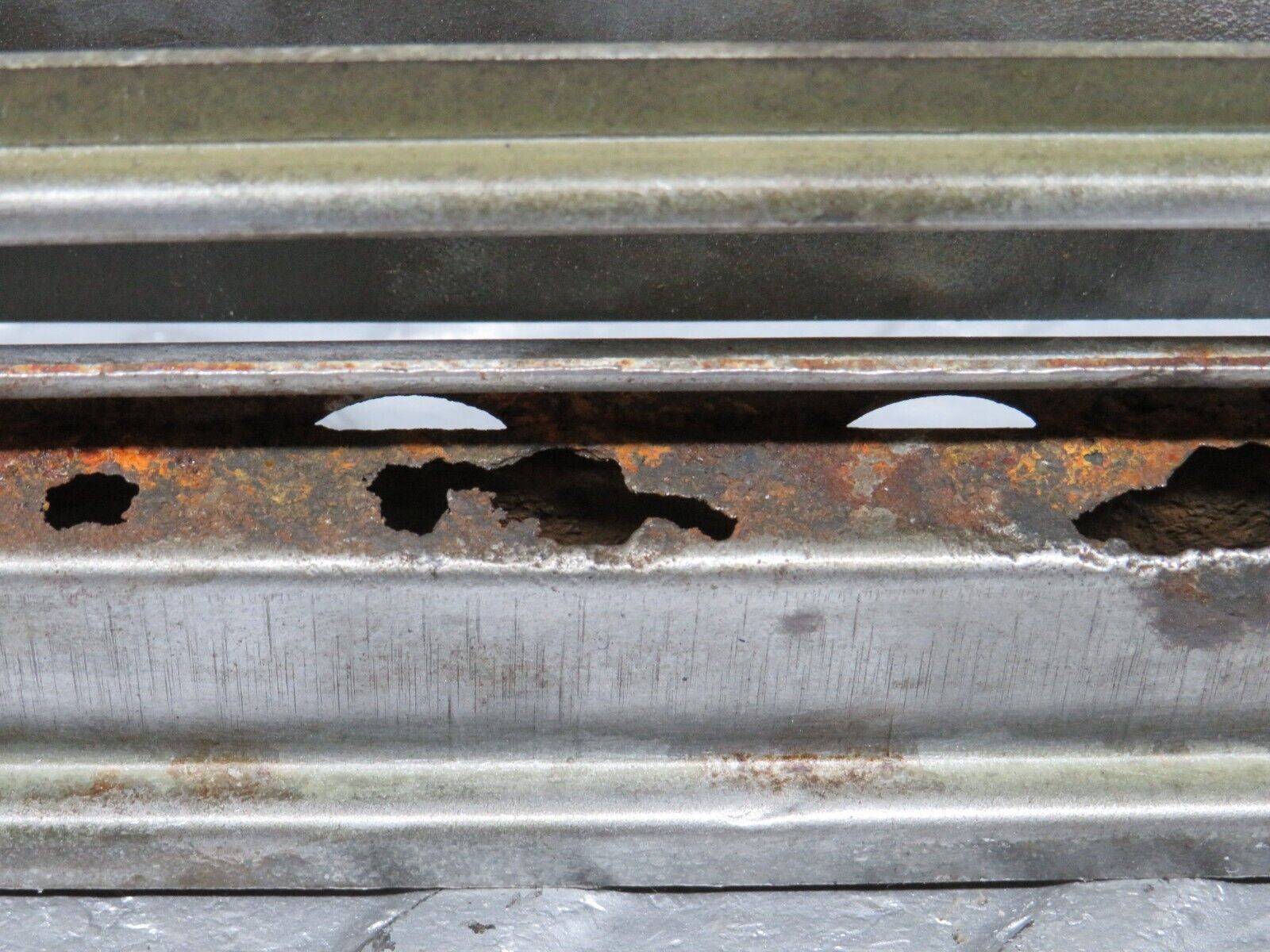 40461 Mercedes-Benz W110 230 Rear Left Door Window Regulator