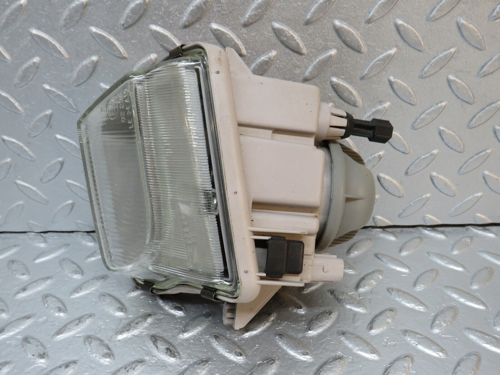 39680 Mercedes-Benz R129 320SL Coupe Front Fog Light Bosch Right Side 1298201256 0305051002