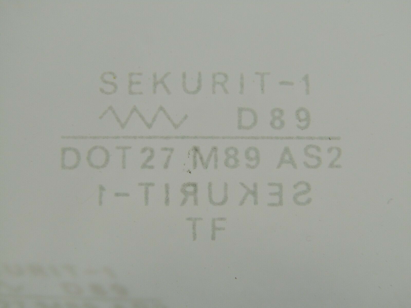 1133 Mercedes-Benz C107 350SLC Coupe Coupe Side Window Flap Right Rear Clear