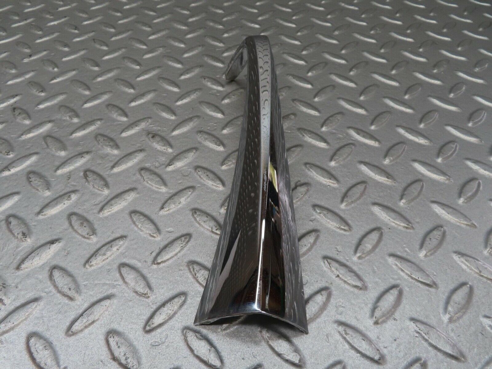 13085 Mercedes-Benz W111 220S Rear Left Fender Wing Tail Chrome Trim 1116900379