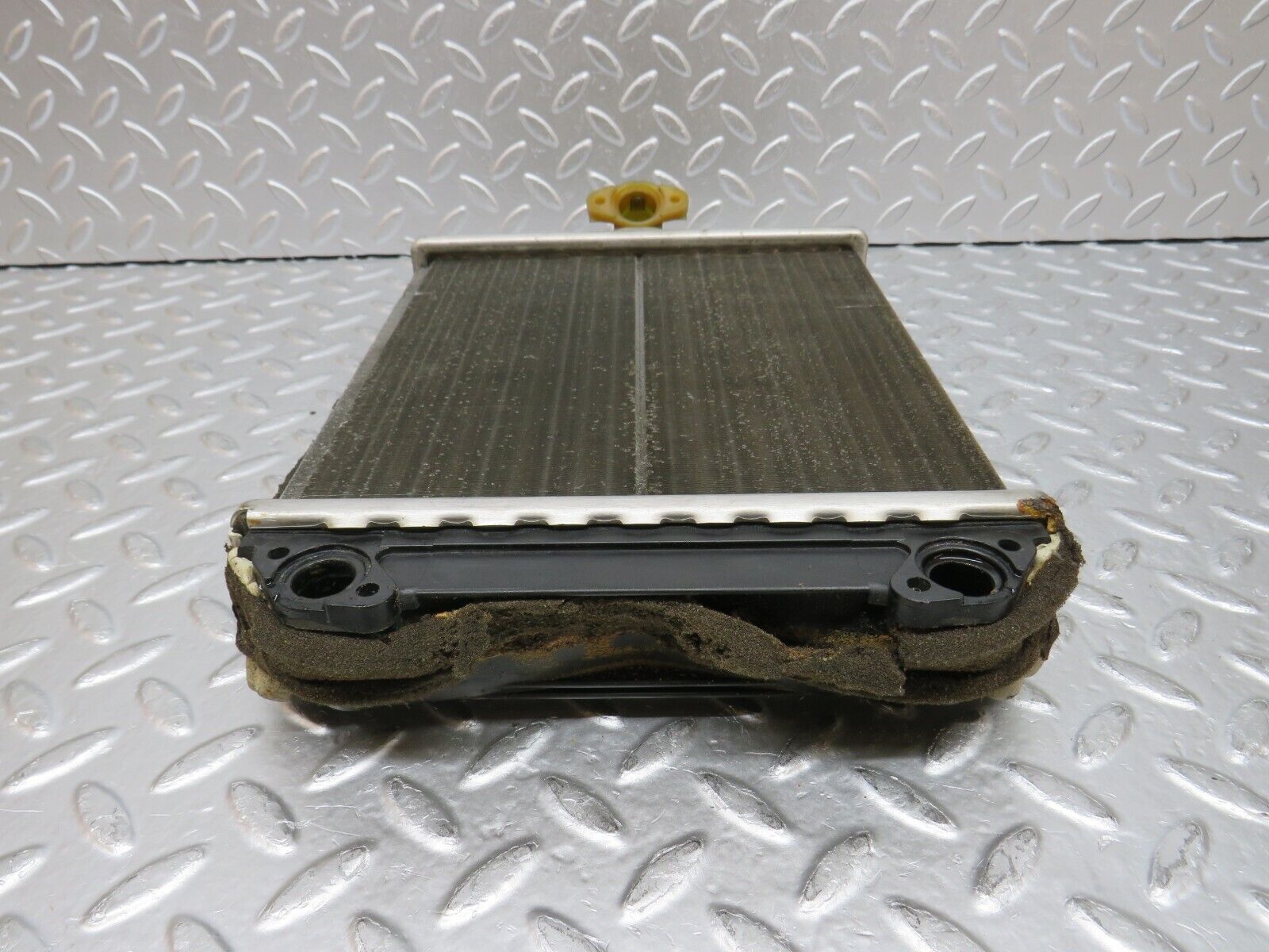 31434 Mercedes-Benz S124 220TE Wagon Heater Radiator Behr 90.565.00.047