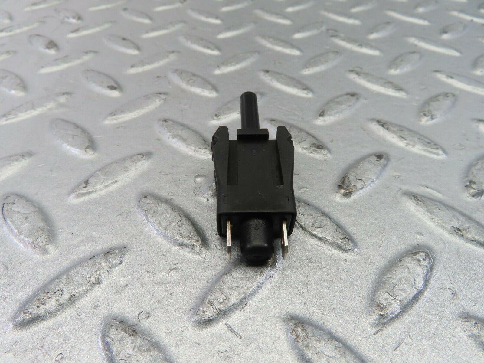 10401 Mercedes-Benz W201 190E Door Contact Switch 0015458714