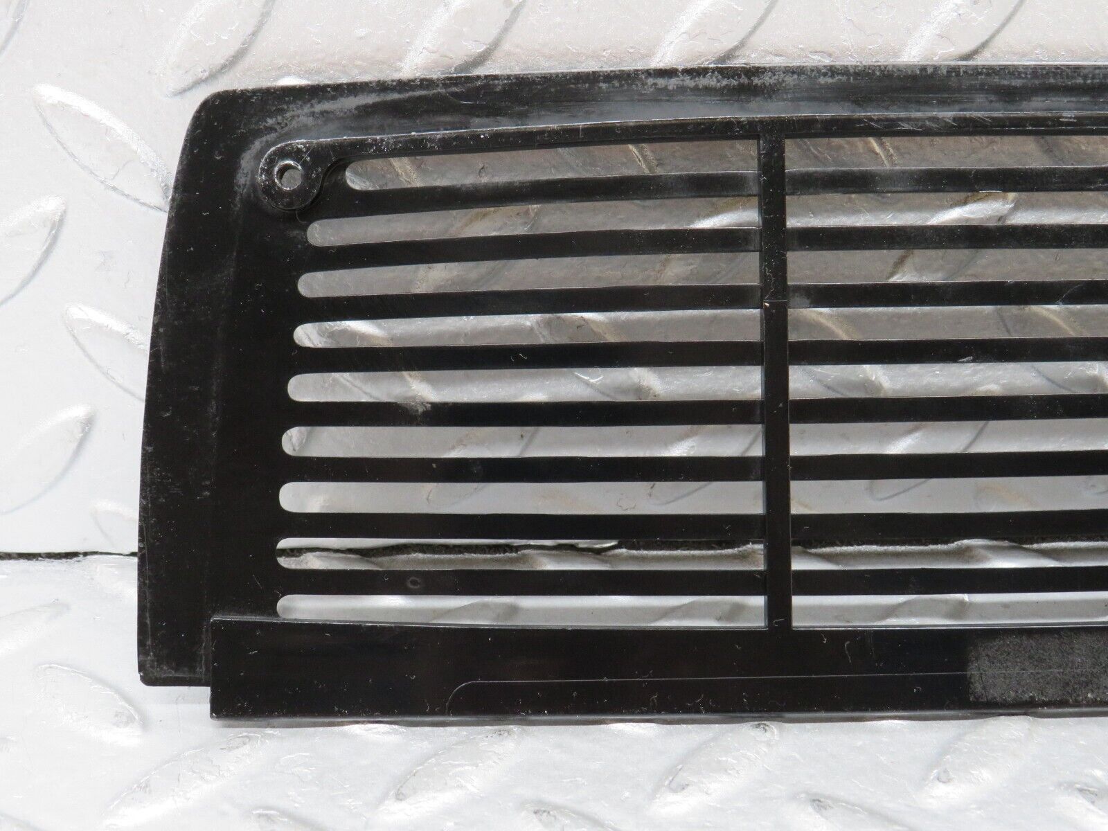 35818 Mercedes-Benz W108 Dashboard Centre Speaker Cover Grill