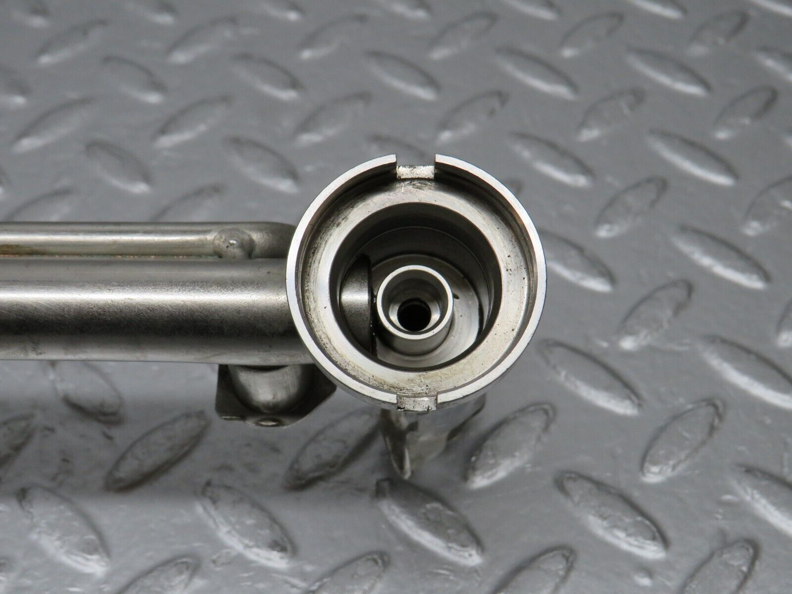 38566 Mercedes-Benz R129 280SL Coupe Fuel Injector Rail