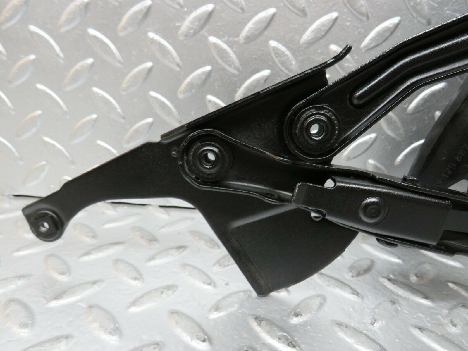 24236 Mercedes-Benz S124 220TE Wagon Bonnet Hinge Right Side 1298870274