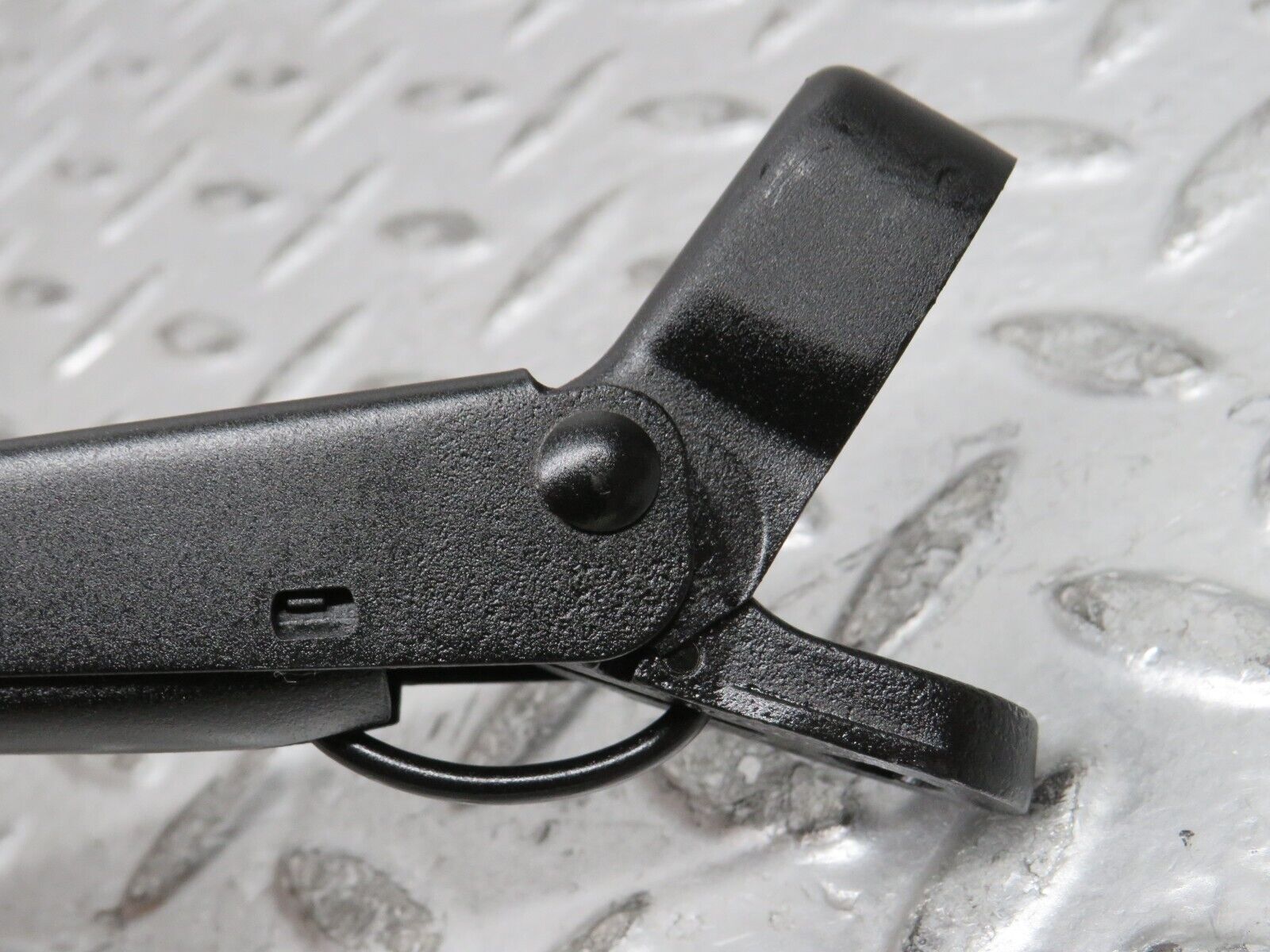 28769 Mercedes-Benz W123 230E Wiper Arm Bosch Left Side