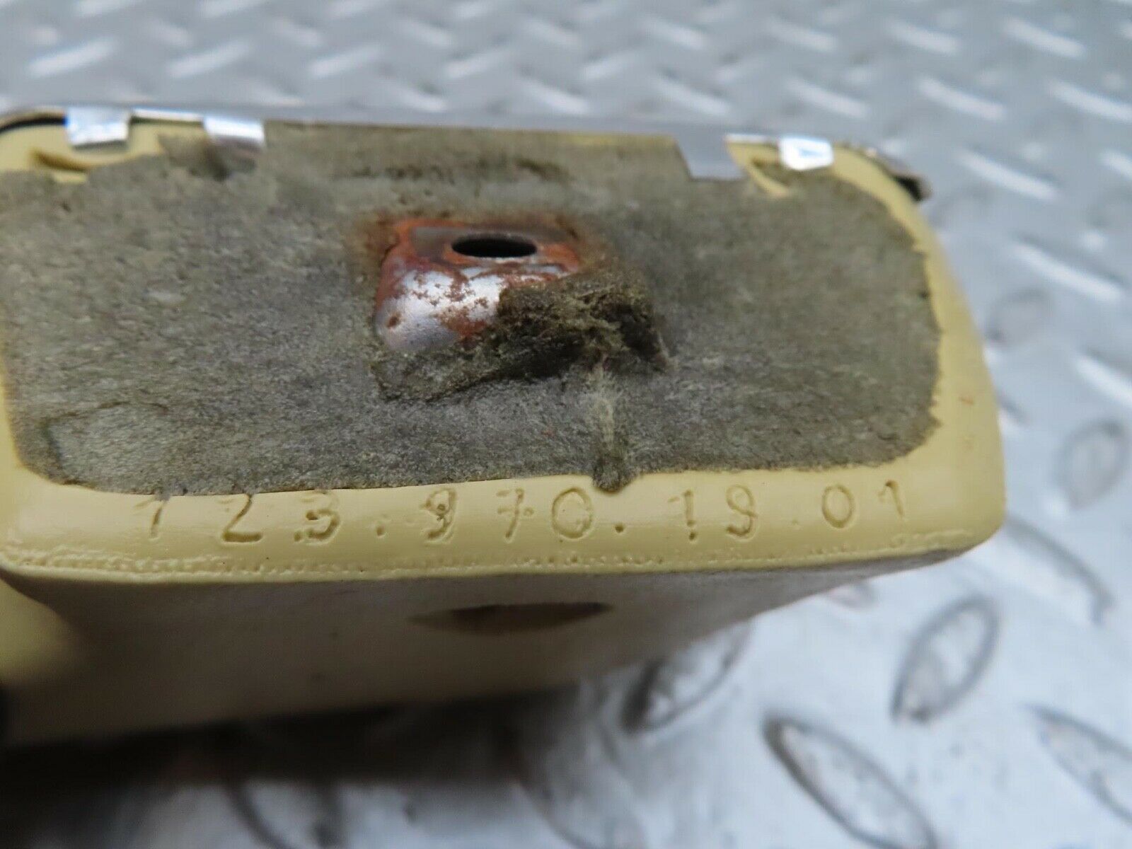 15303 Mercedes-Benz W123 230E Interior Door Handle Left 1239701901