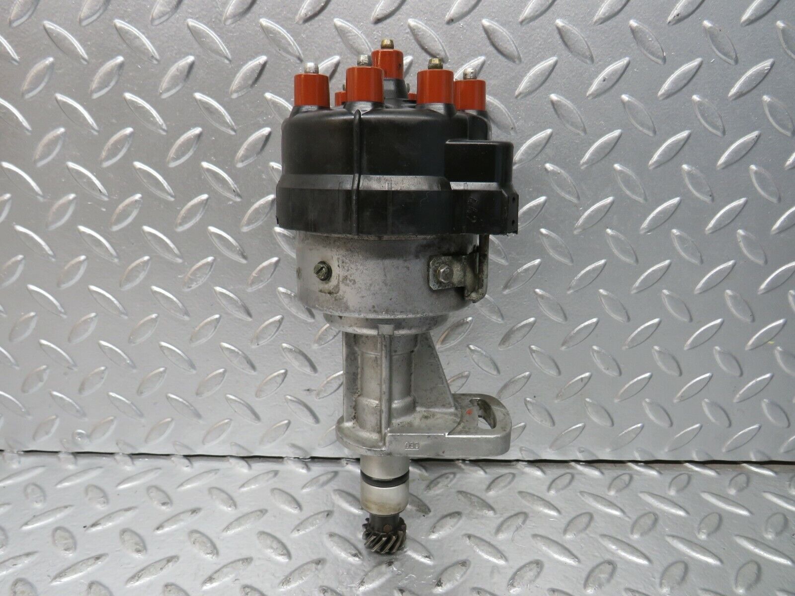 23332 Mercedes-Benz W116 350SE Ignition Distributor Bosch 0237404003