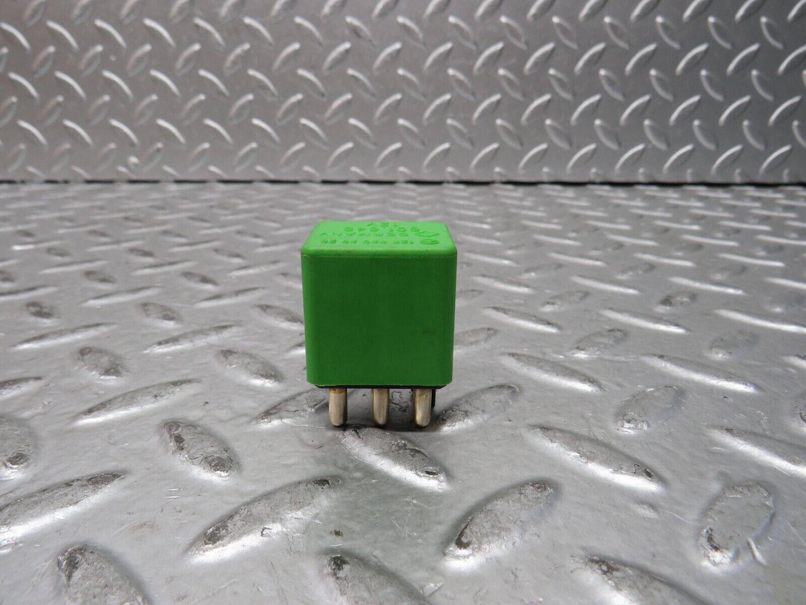 29072 Mercedes-Benz C124 320CE Coupe Headlight Wiper Relay 1268202026