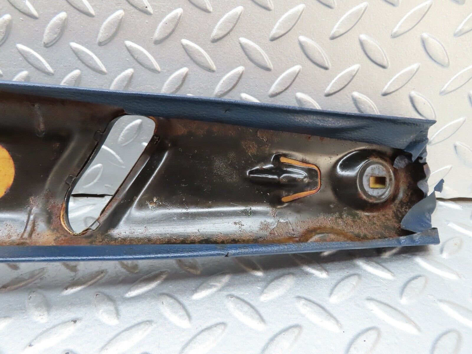 17512 Mercedes-Benz W116 450SEL B Pillar Cover Left Side Blue