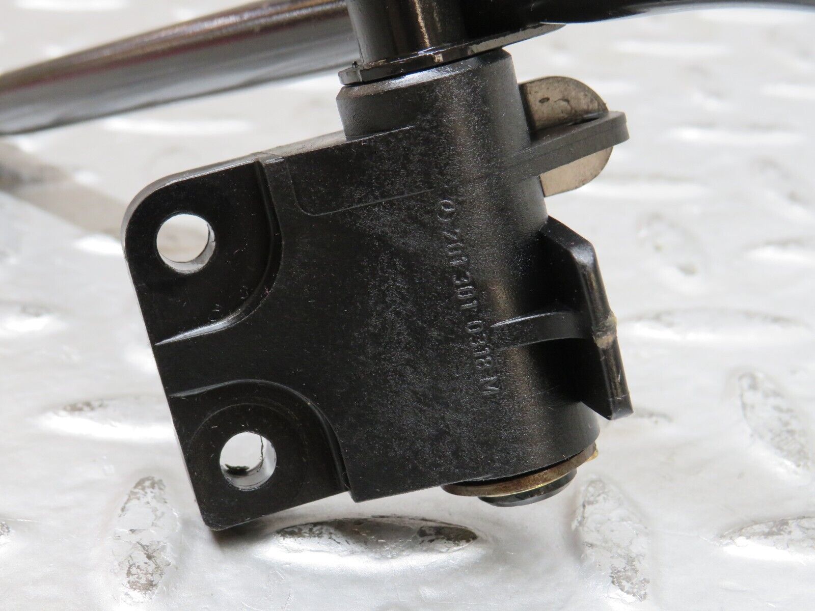 27704 Mercedes-Benz S124 300TE Wagon Accelerator Pedal Linkage 2013010318