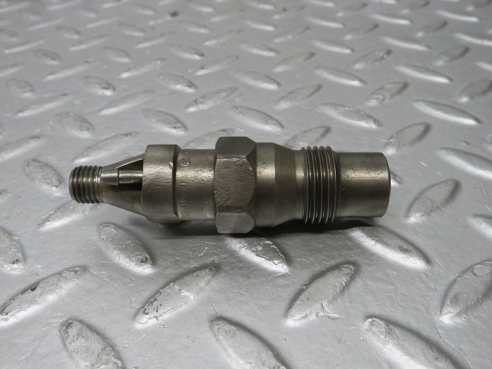 32902 Mercedes-Benz W123 300D Fuel Injector Bosch KCA30S35/4