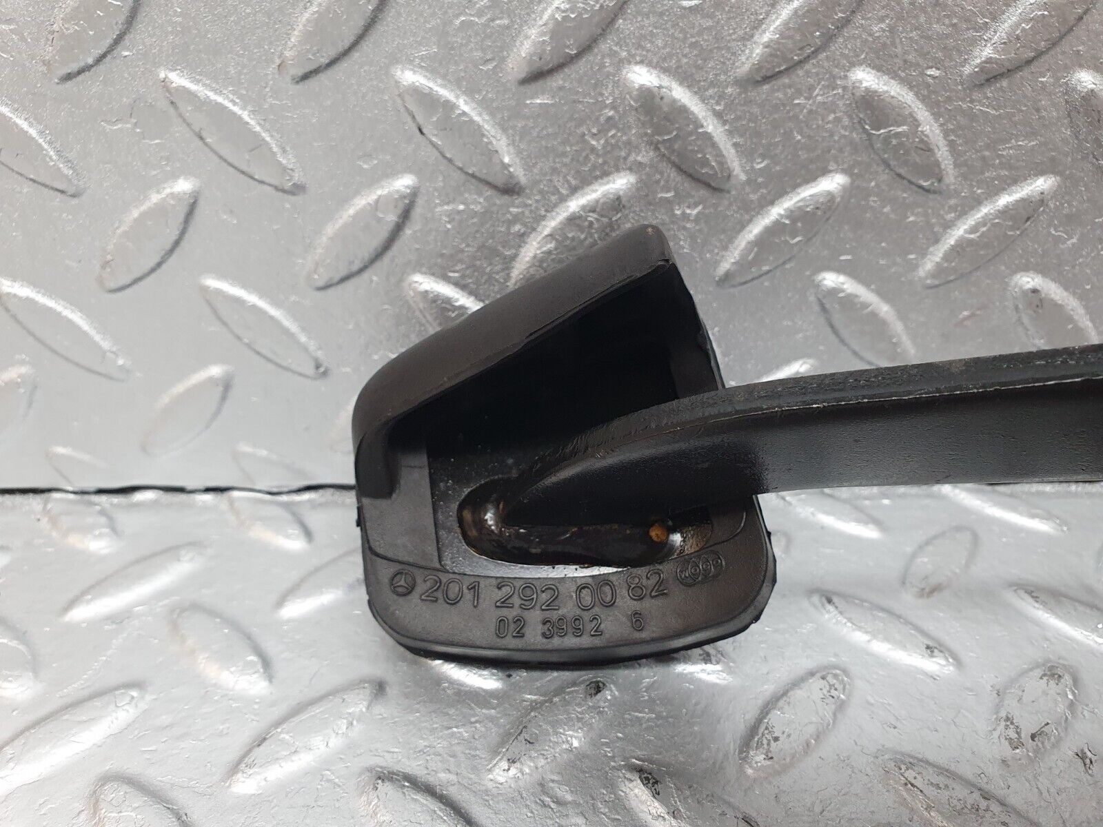 41457 Mercedes-Benz W124 200E Brake Pedal With Rubber 2012920082