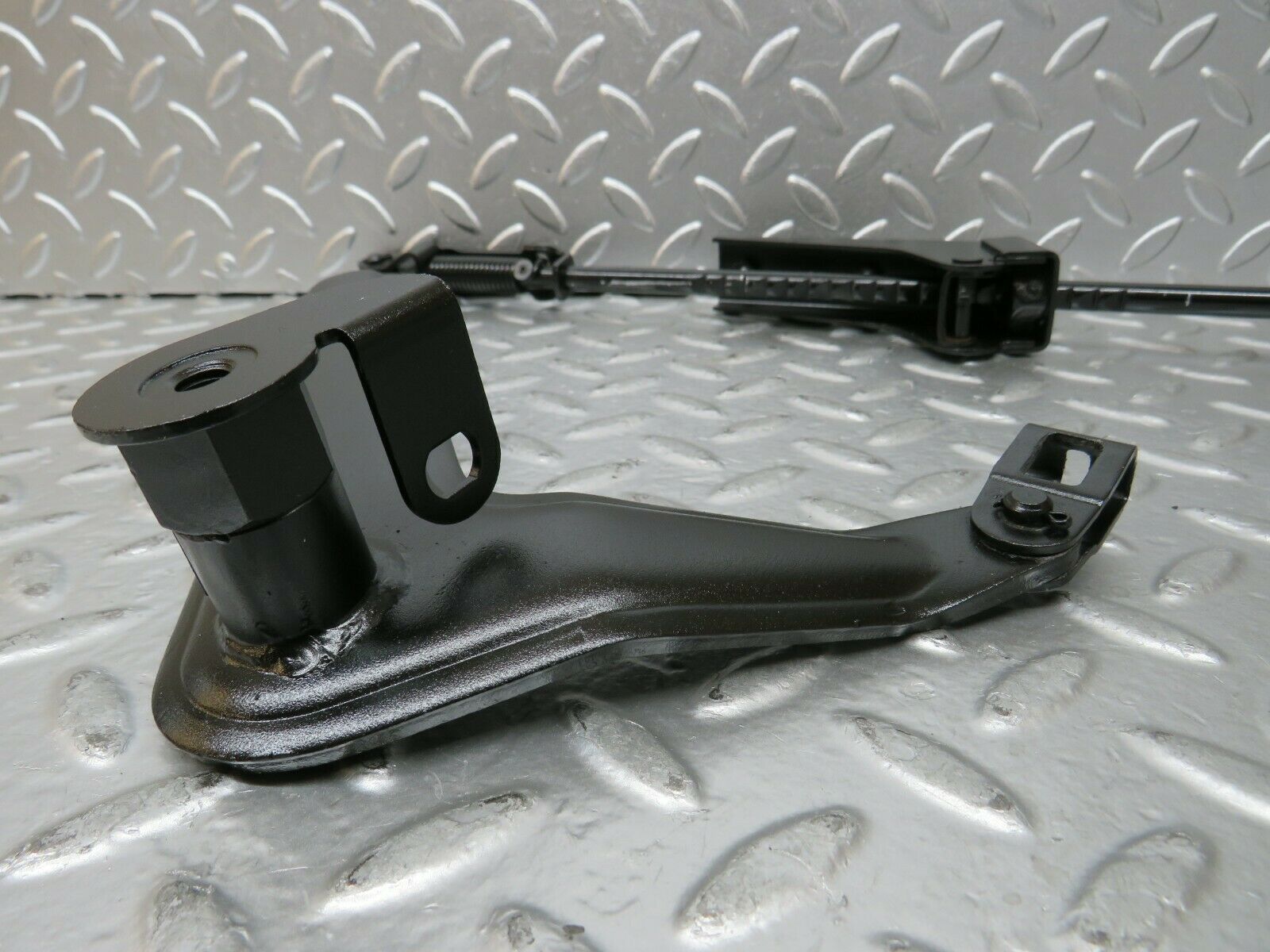 23609 Mercedes-Benz W114 280E Handbrake Regulator