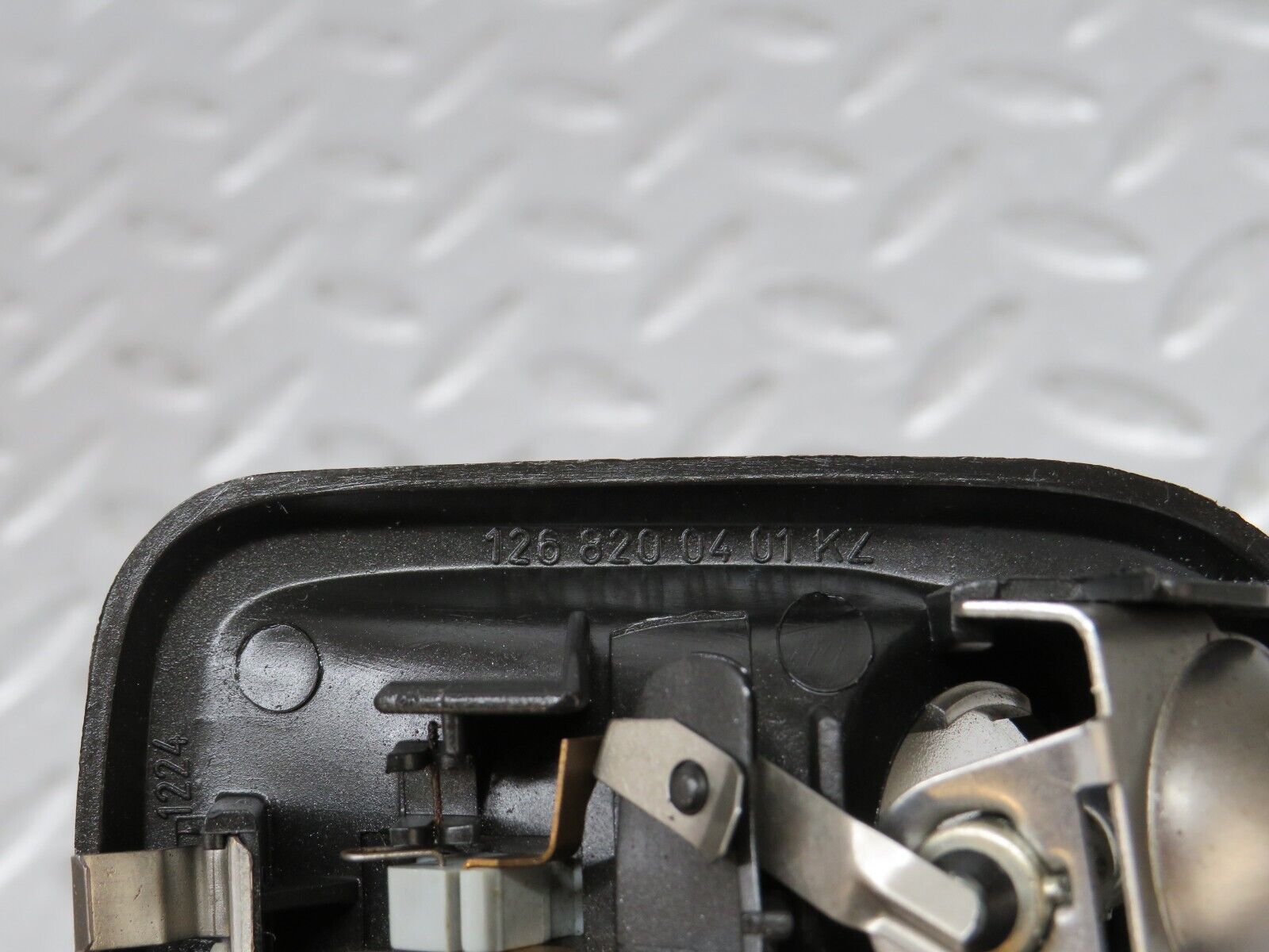 36077 Mercedes-Benz W126 420SE Rear Right Interior Light 1268200401