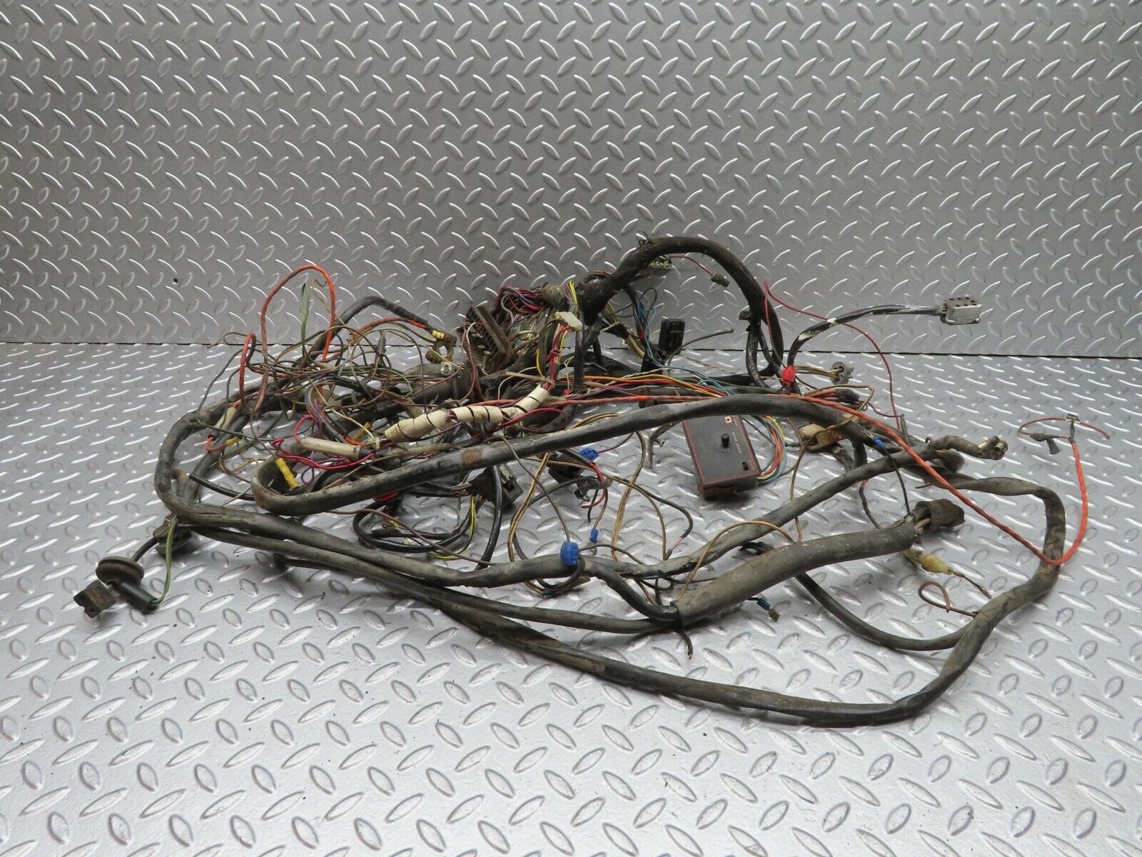 13311 Mercedes-Benz W111 220S Engine Chassis Body Wire Wiring Harness