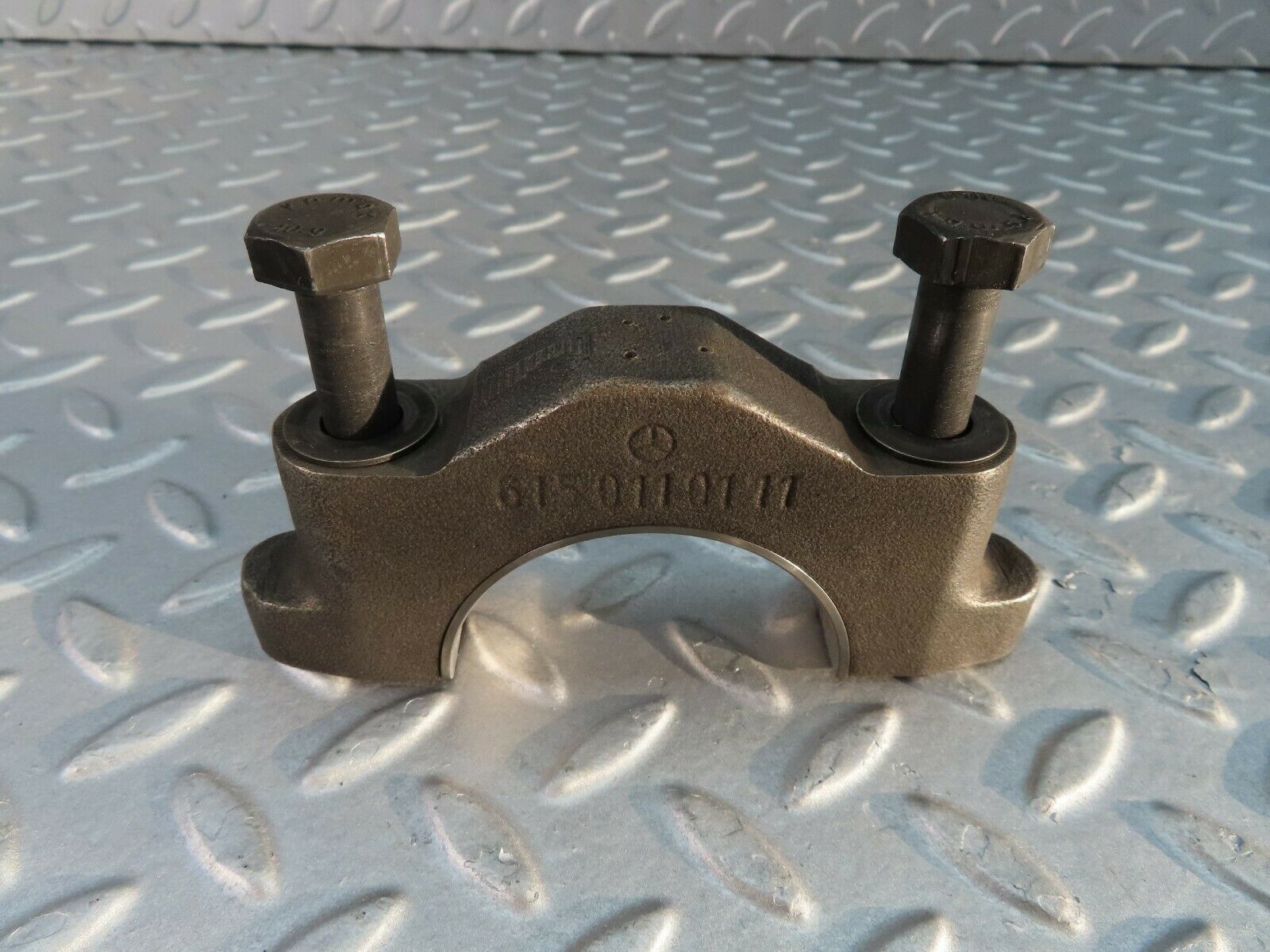 8027 Mercedes-Benz W115 220D Crankshaft Bearing Holder Block 6150110111