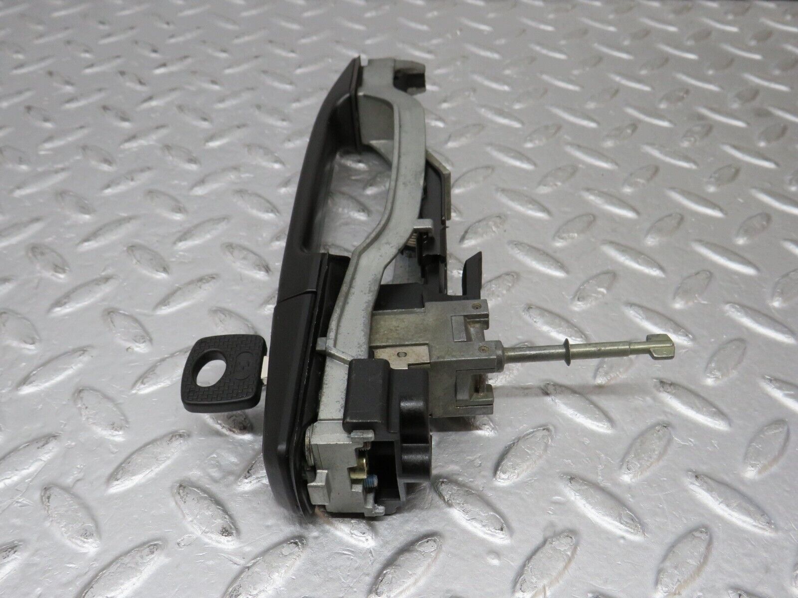 38462 Mercedes-Benz R129 280SL Coupe Right Door Exterior Handle With Key