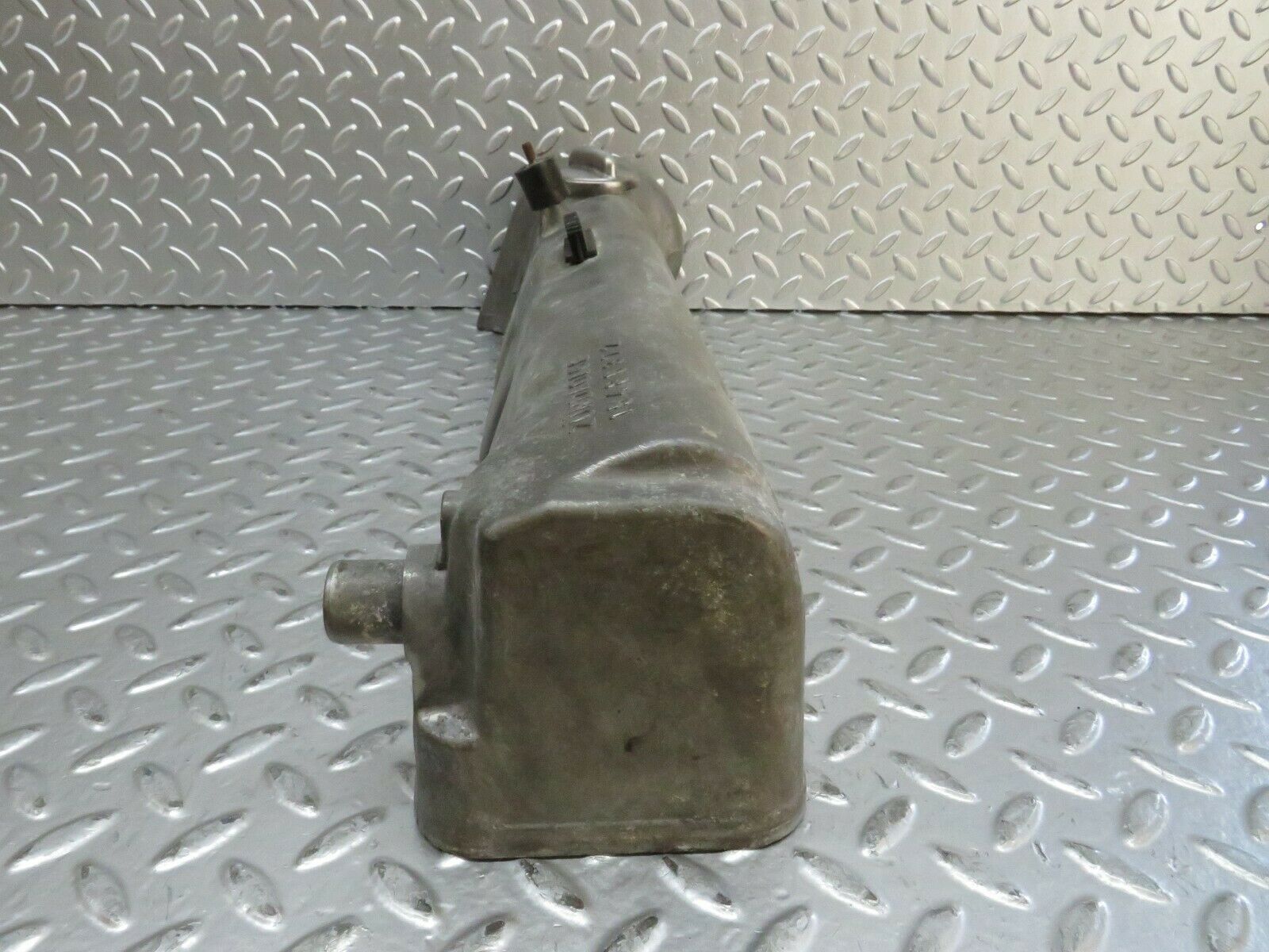 23856 Mercedes-Benz C107 450SLC Cylinder Head Valve Cover Right 1160163305