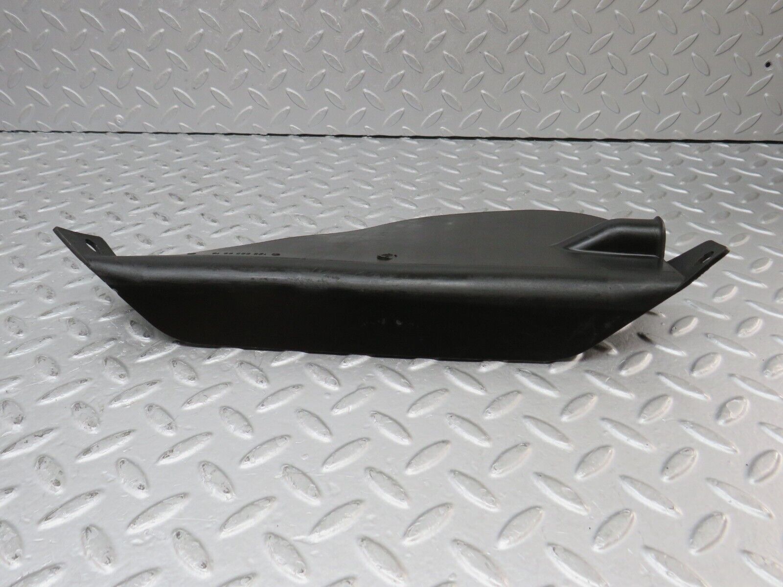 36945 Mercedes-Benz C126 420SEC Coupe Vacuum Pump Housing Cover 1268050914