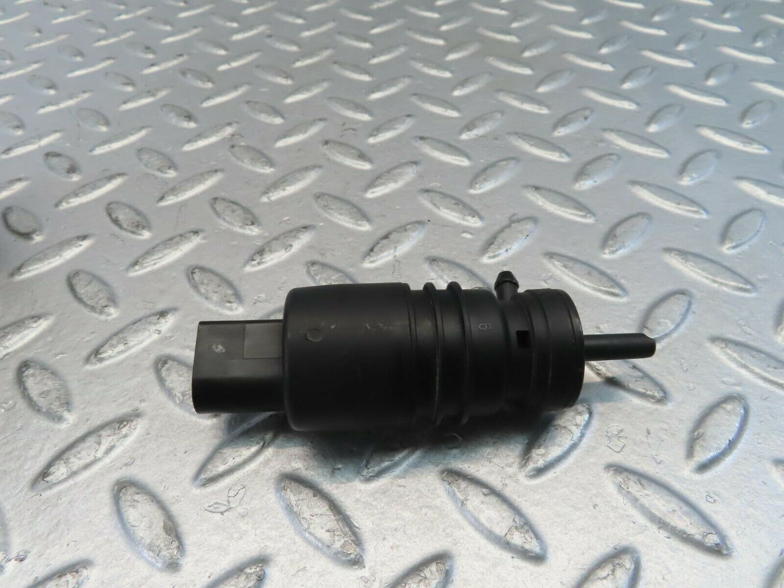 11140 Mercedes-Benz W221 S320 Windscreen Washer Pump