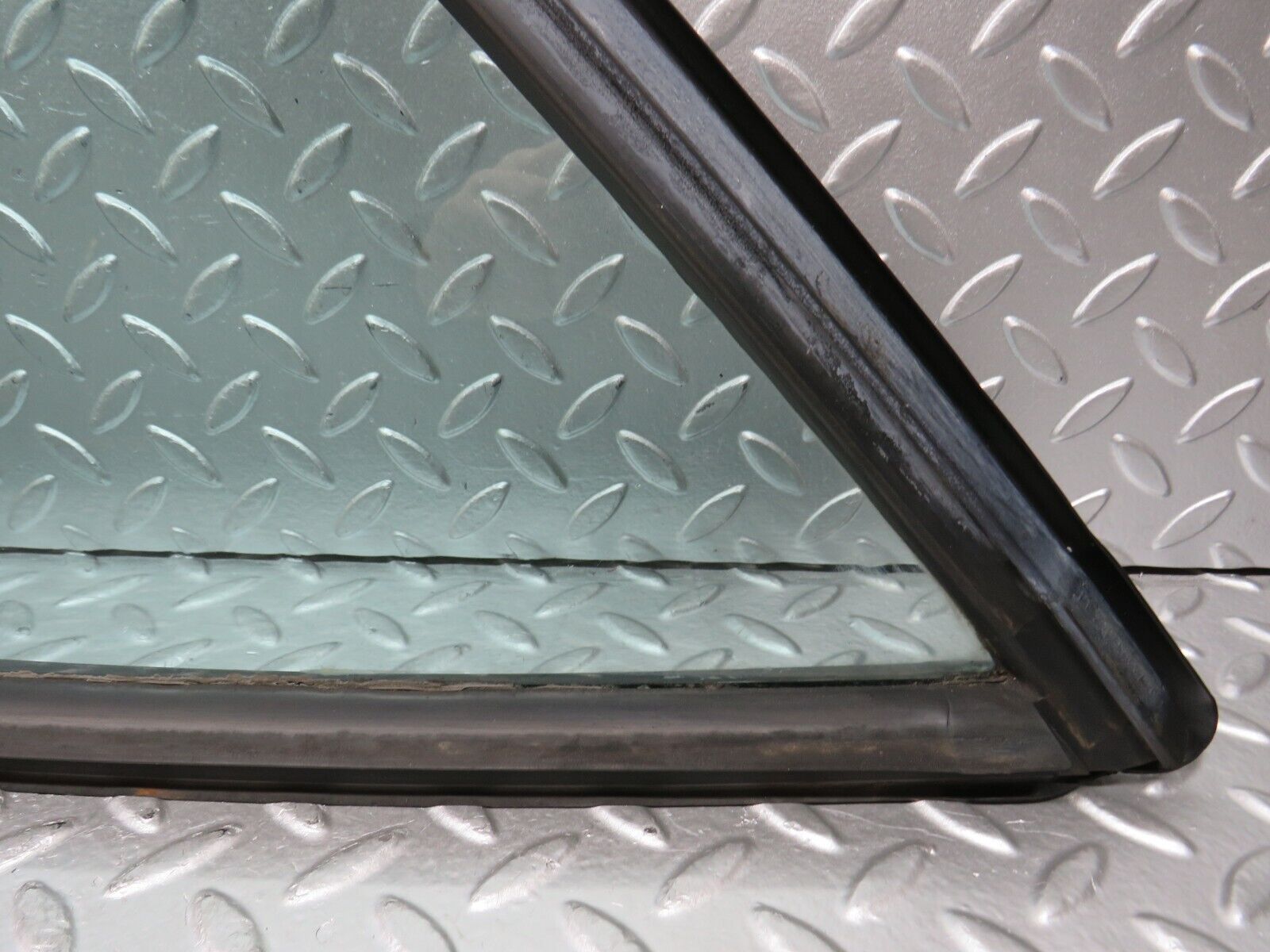 28396 Mercedes-Benz S123 240D Wagon Rear Left Window Glass 1236700939