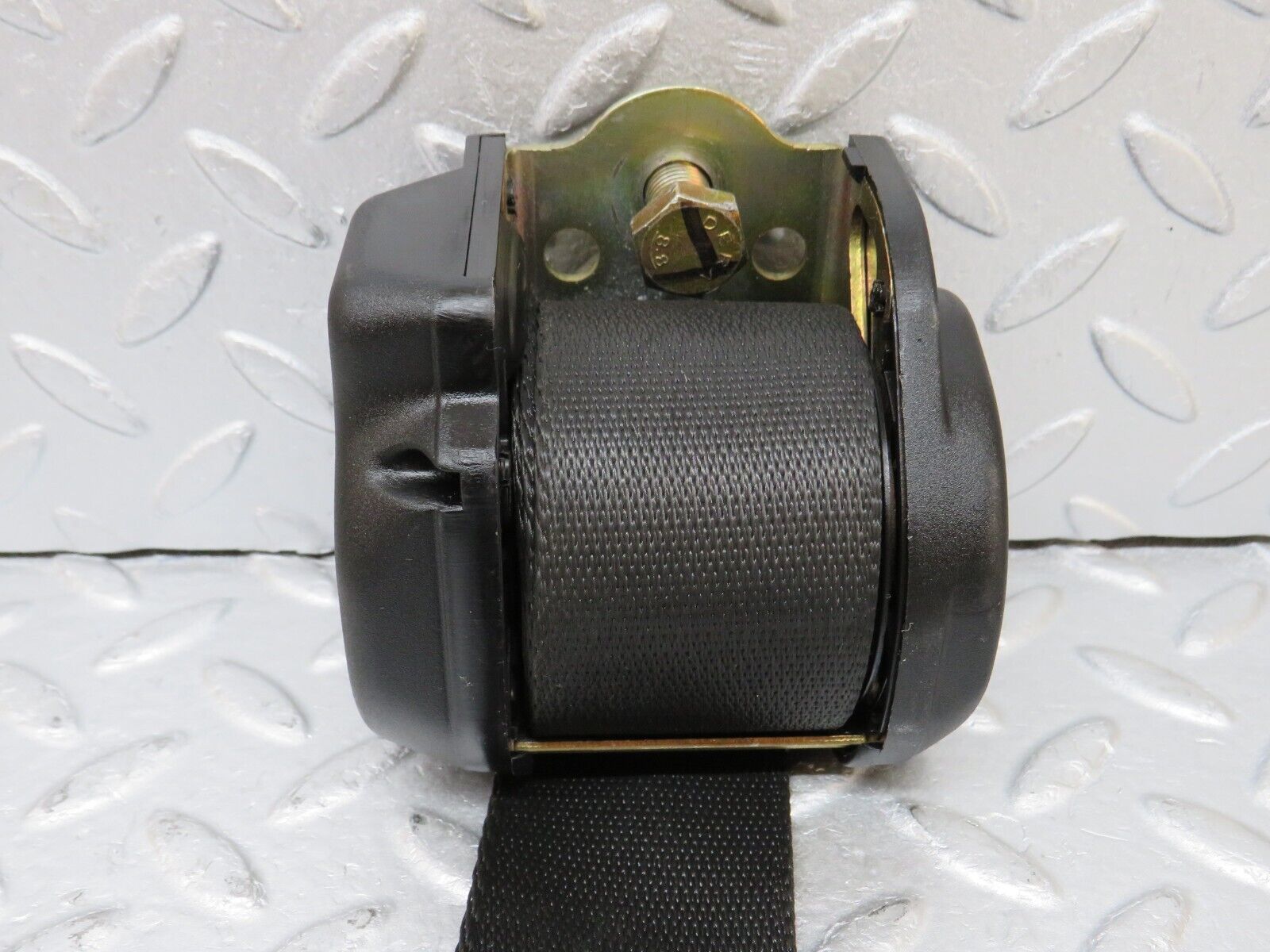 36758 Mercedes-Benz W201 190E 2.0L Rear Seat Belt & Buckle 1268601886 2018605685 2018606069