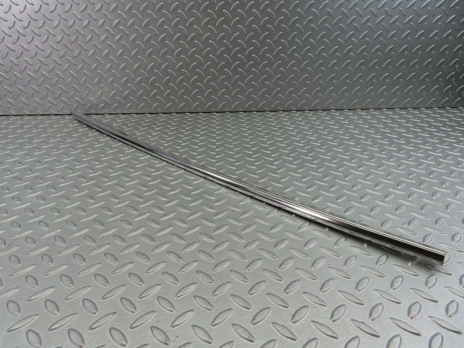 7438 Mercedes-Benz W116 450SE Roof Chrome Moulding Right Side